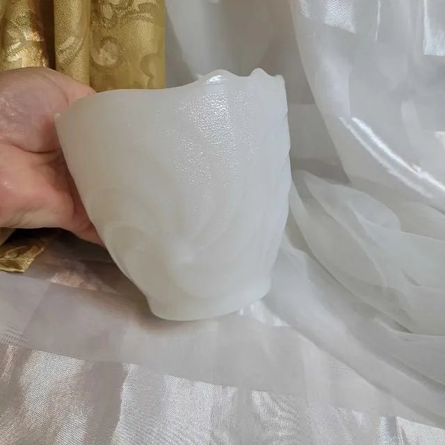 Product image for BEAUTIFUL VINTAGE E O BRODY COMPANY WHITE MILK GLASS VASE PLANTER WITH SWIRLS 5" X 4 1/2" EXCELLENT CONDITION