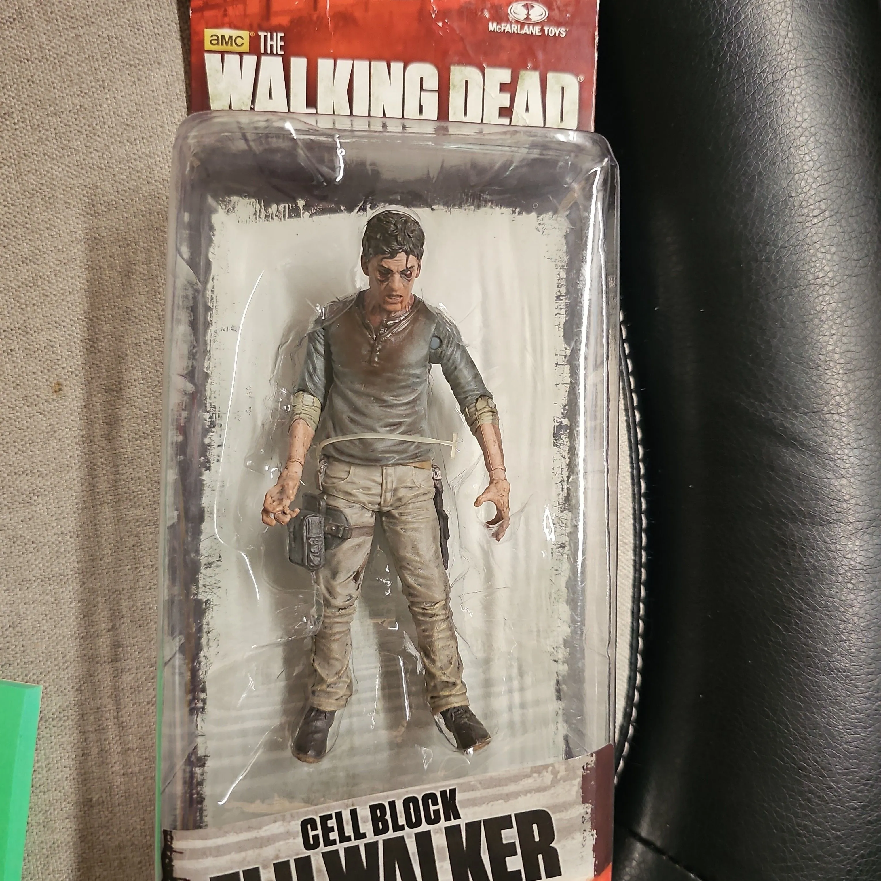 Product image for the walking dead cell block  flu walker