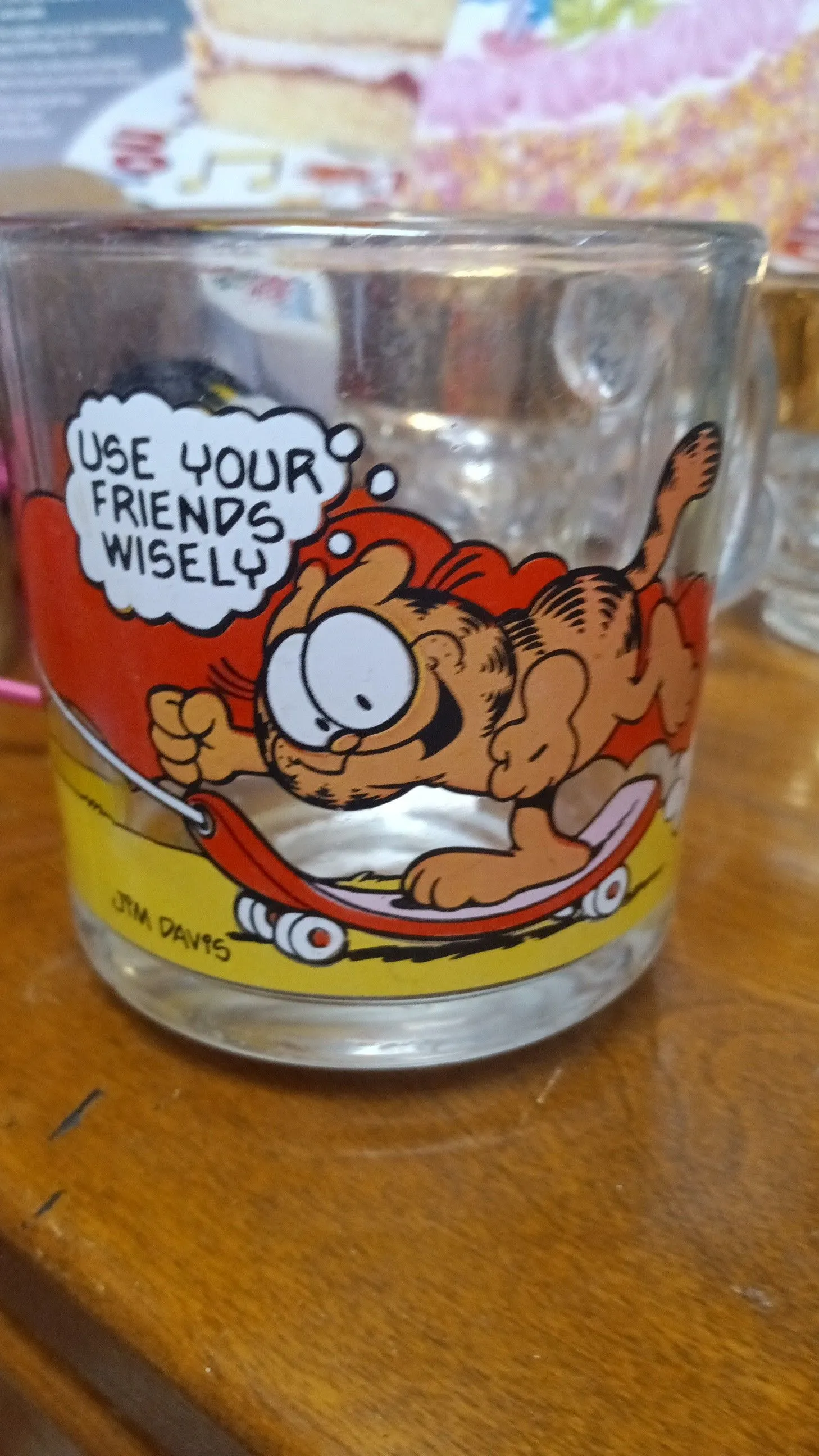 Product image for Garfield mug-use your friends wisely