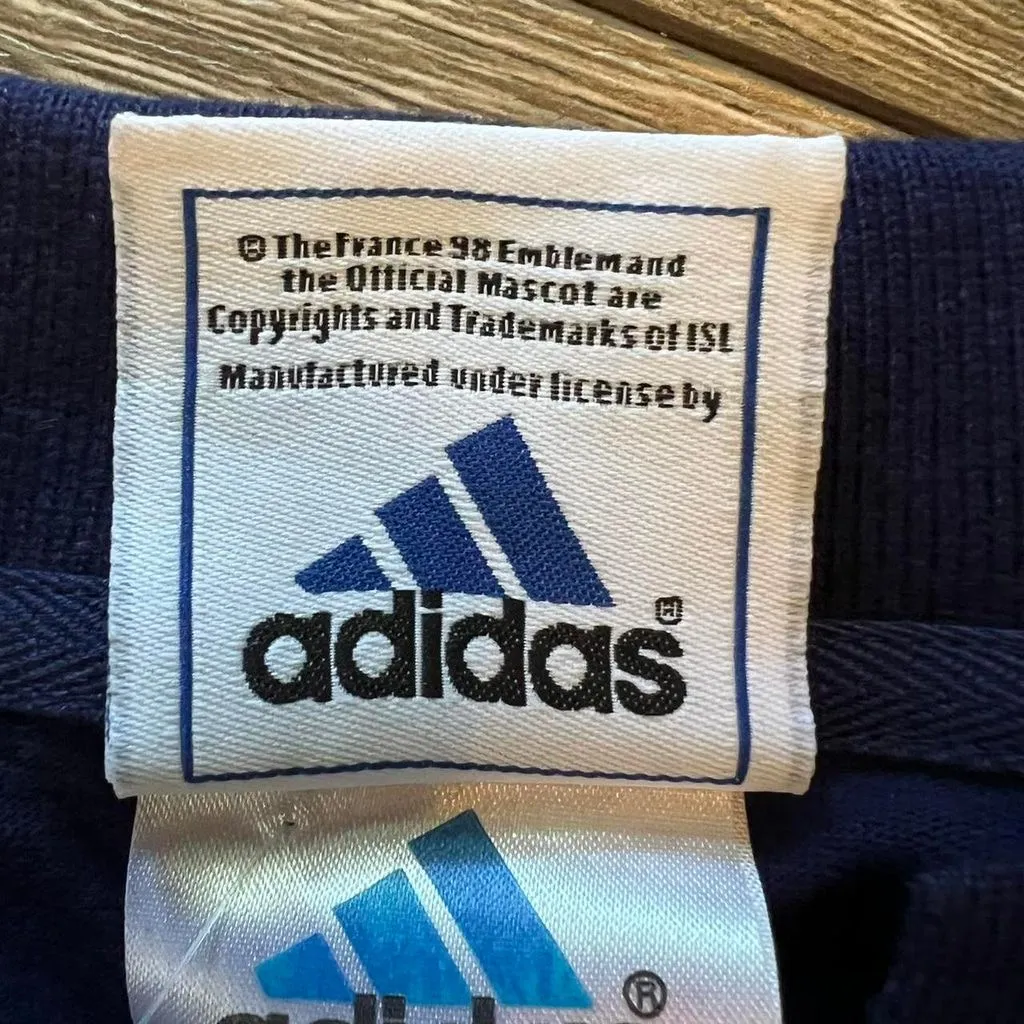 Listing Image Blurred Background