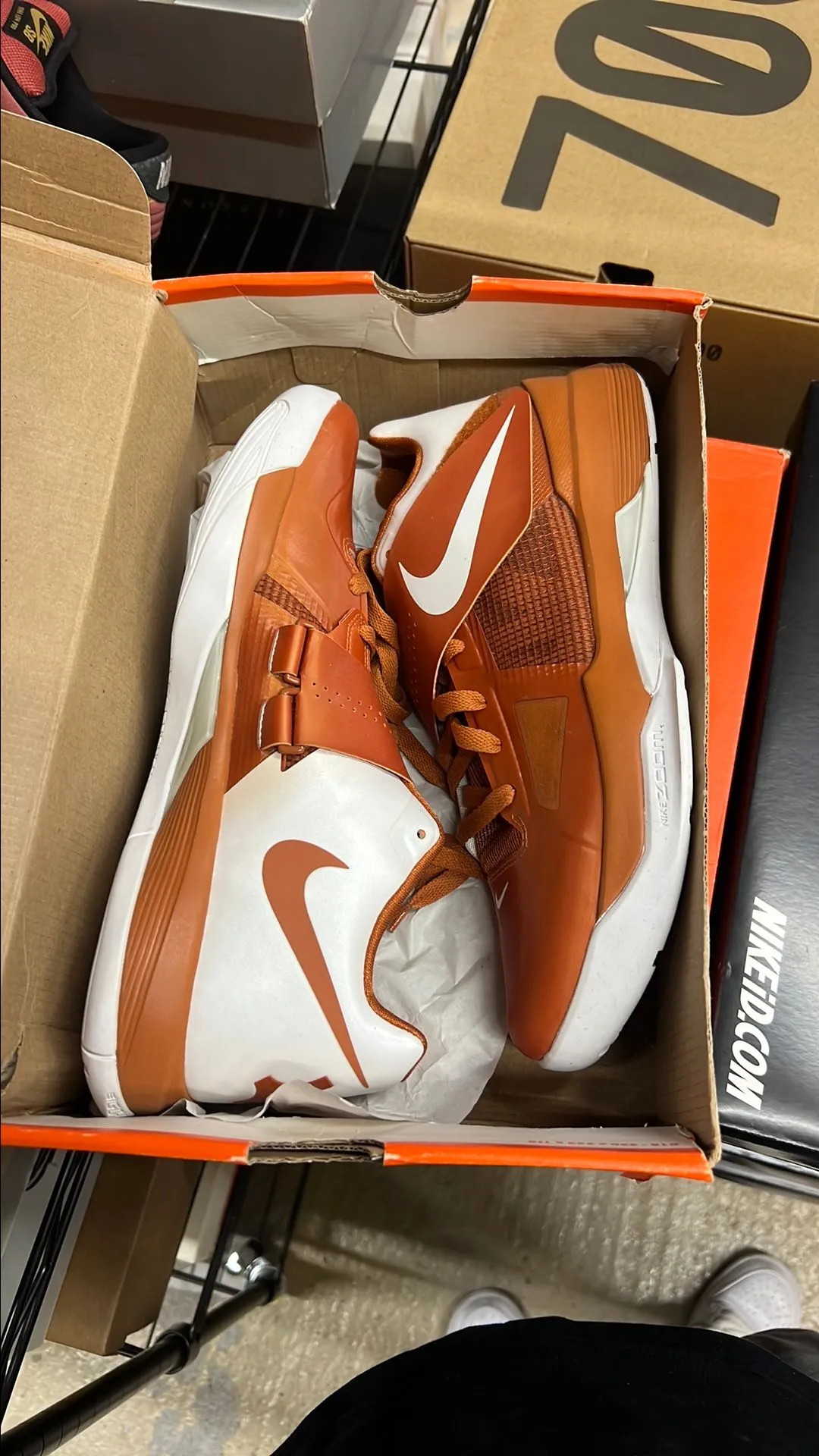 Product image for NIKE ZOOM KD 4 "TEXAS LONGHORN" SIZE 10.5M BRAND NEW