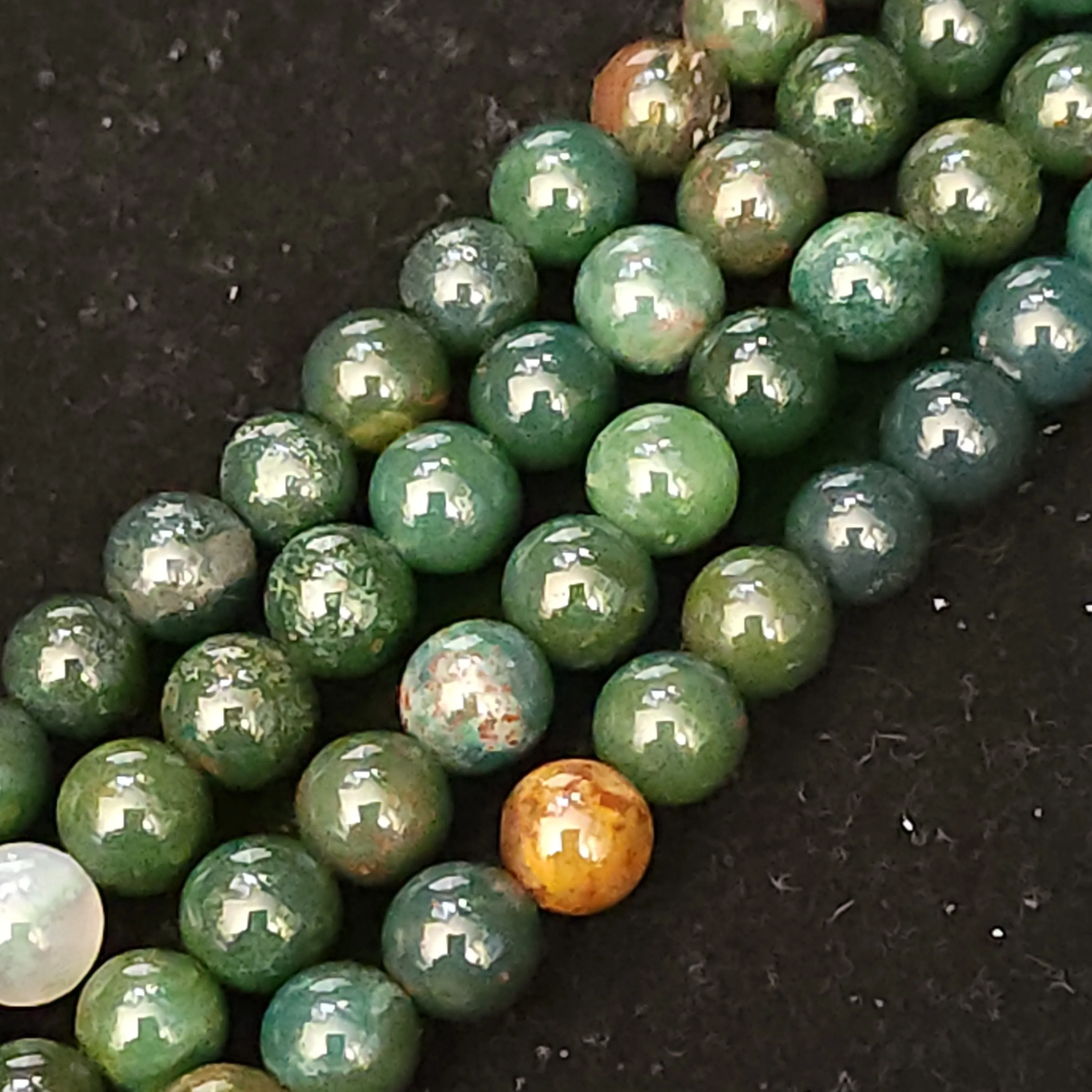 Product image for #09B: Bloodstone Round Beads, 6mm