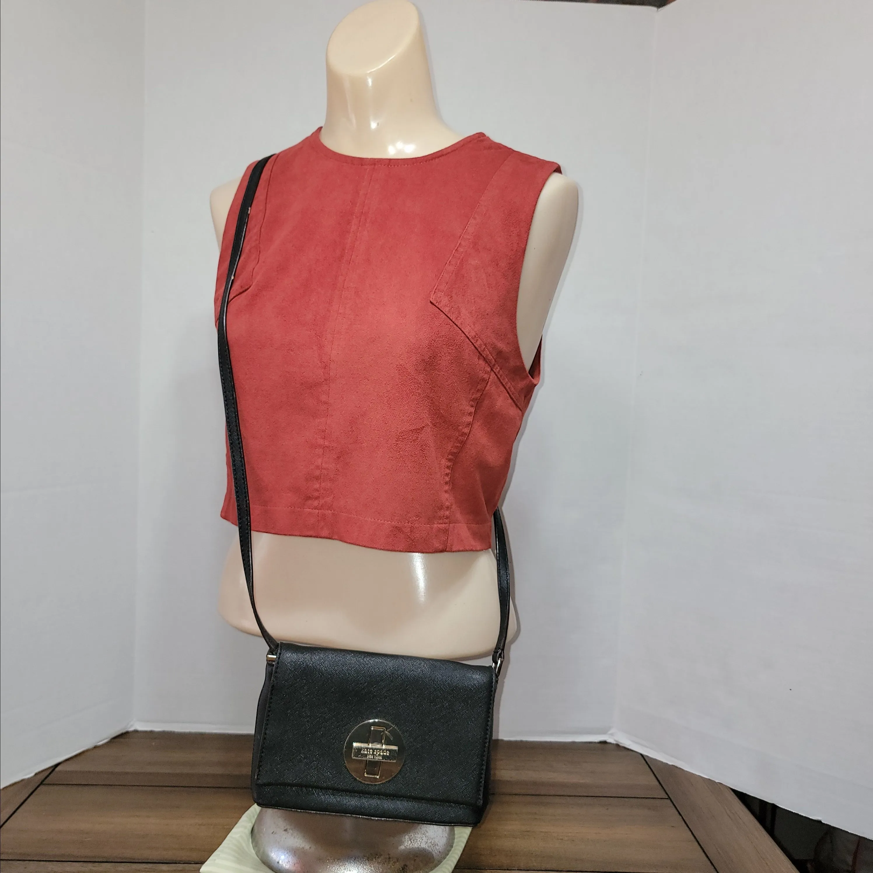 Listing Image Blurred Background