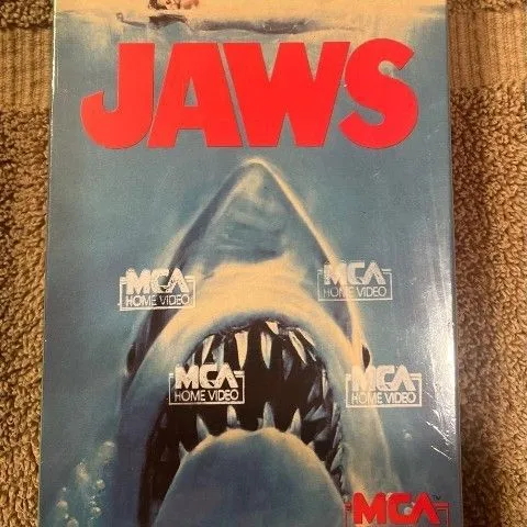 Product image for 1983 JAWS sealed VHS sealed with very rare HTF front WATERMARKS