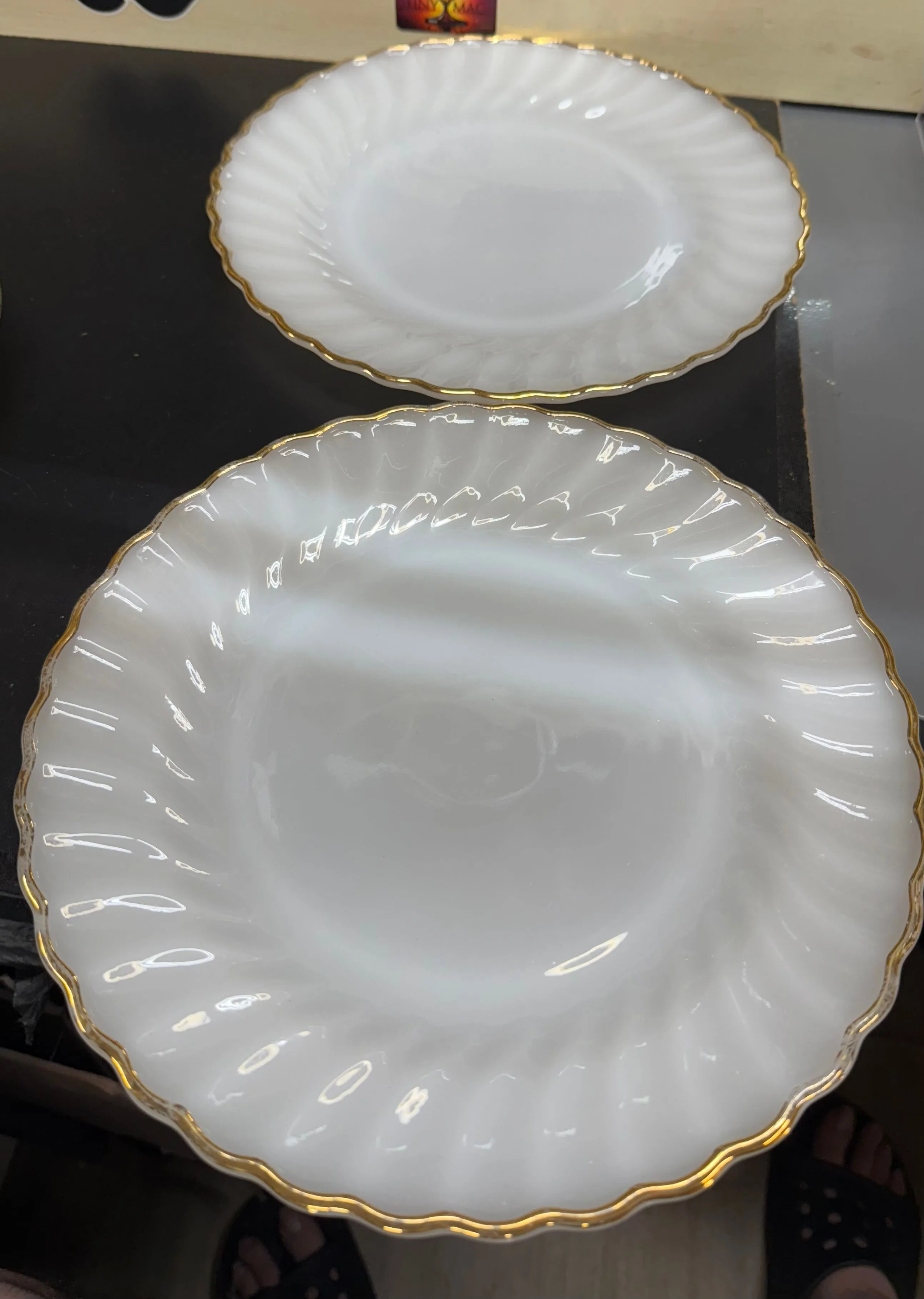 Listing Image Blurred Background