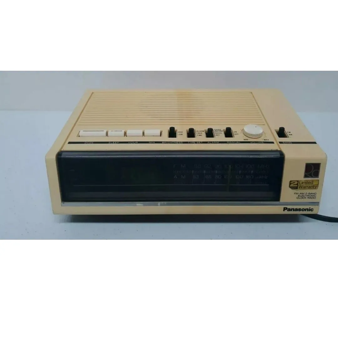 Product image for Vintage Panasonic RC-6050 AM/FM Clock Radio