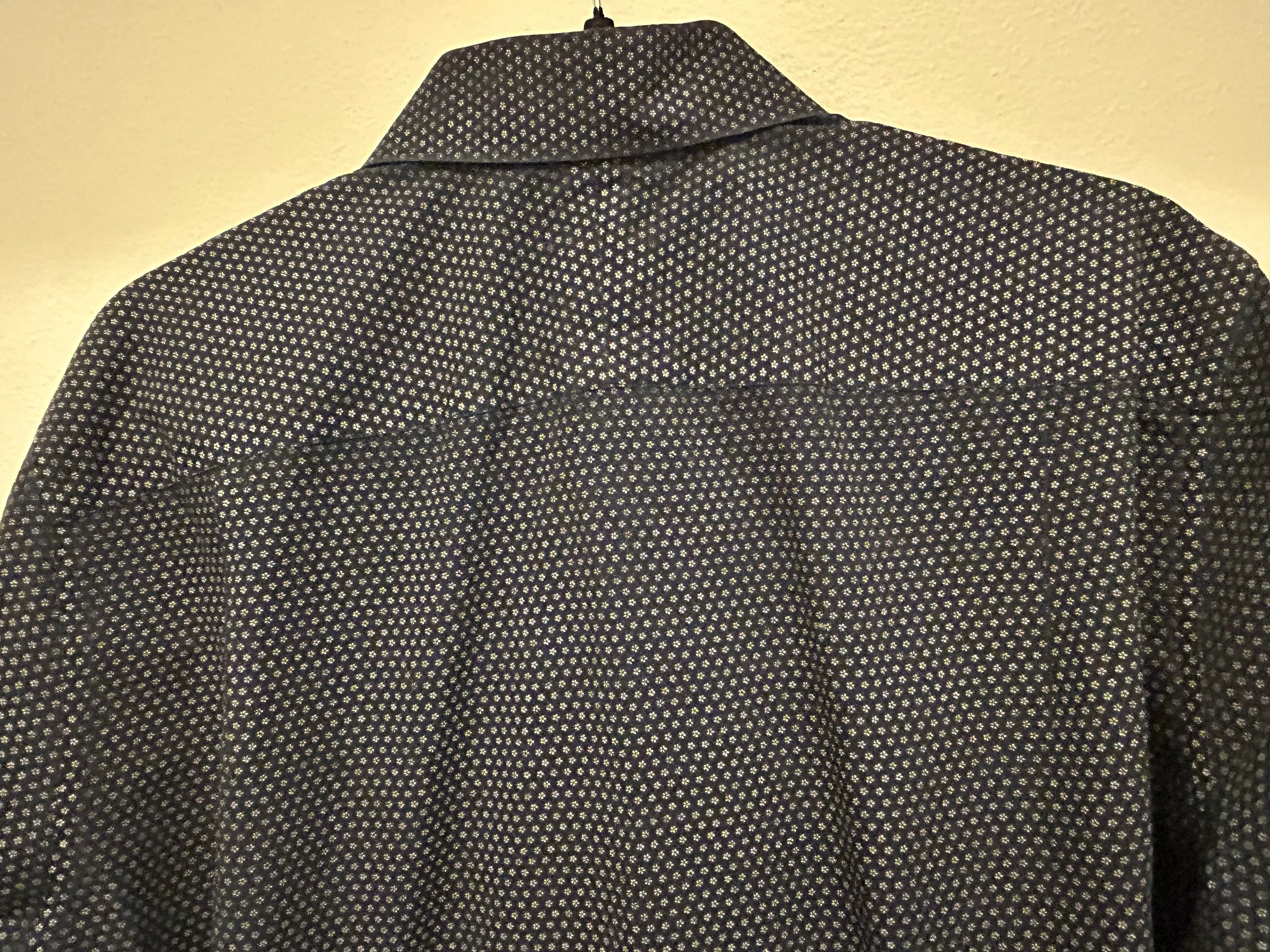 Listing Image Blurred Background