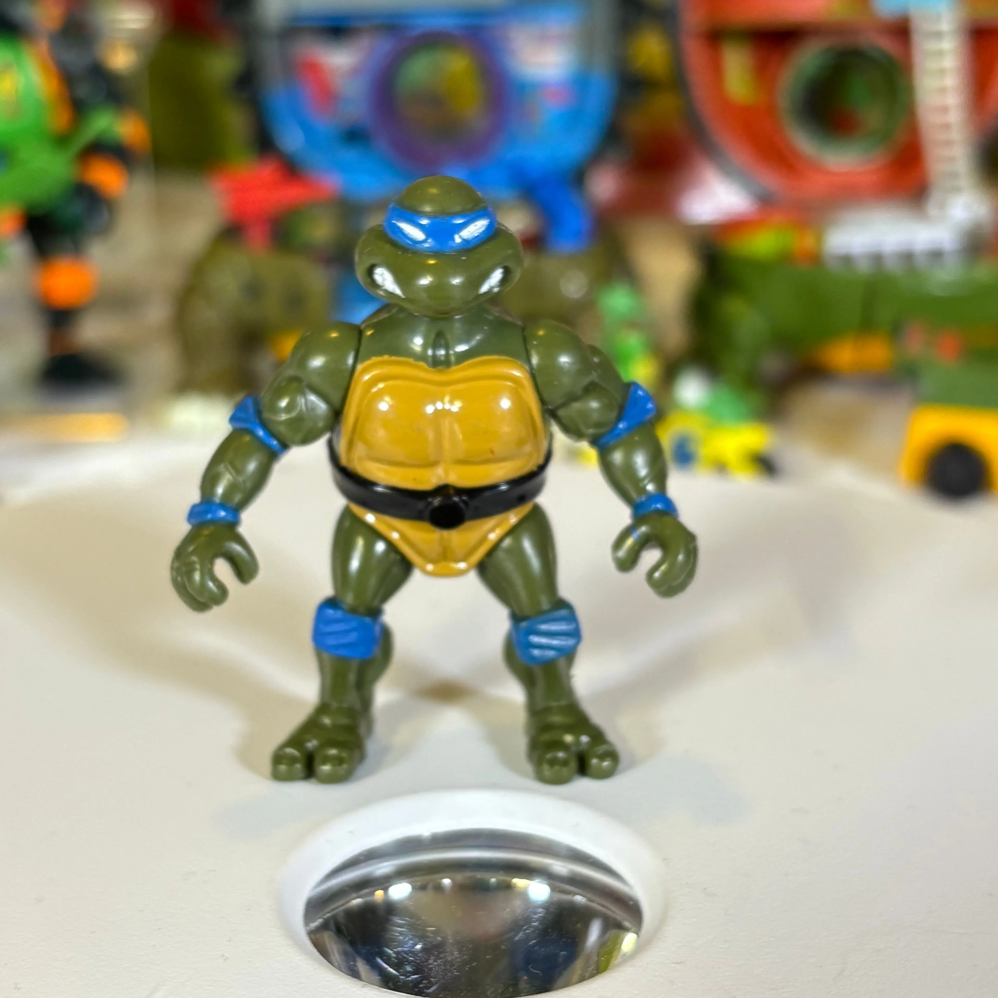 Product image for TMNT Muta Force Leo Figure