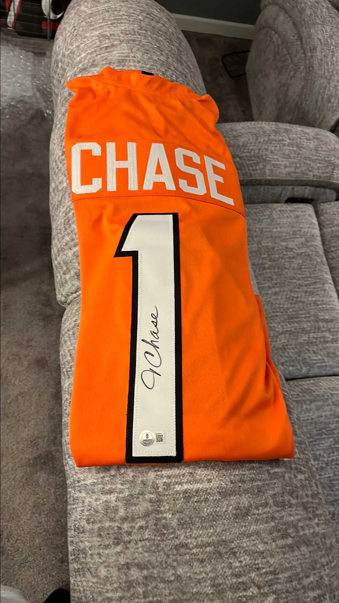 Product image for Ja'Marr Chase - Cincinnati Bengals Autographed Jersey (BECKETT #BM70921) - LSU / NFL / FOOTBALL