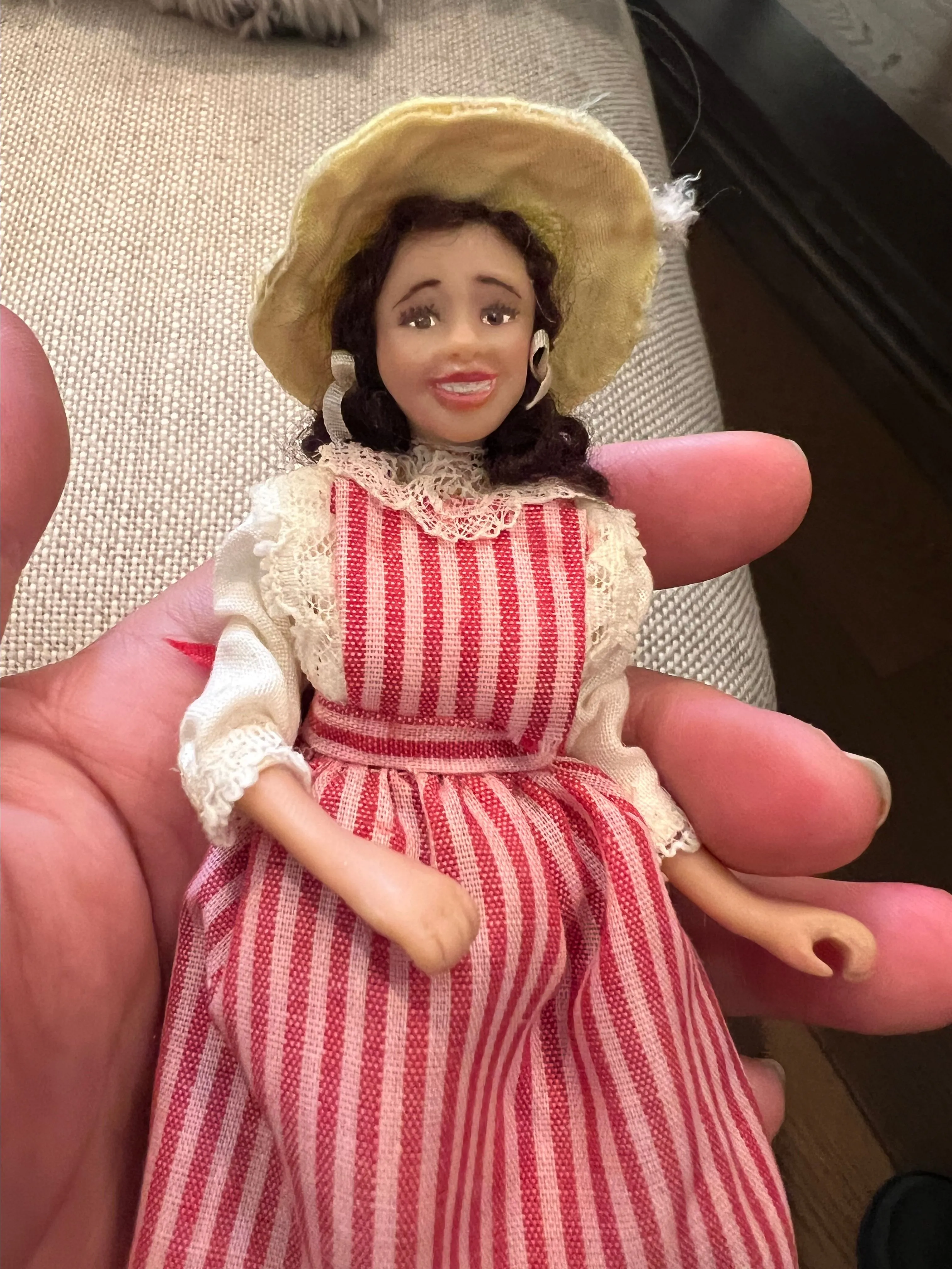 Product image for Vintage resin farm girl dollhouse miniature