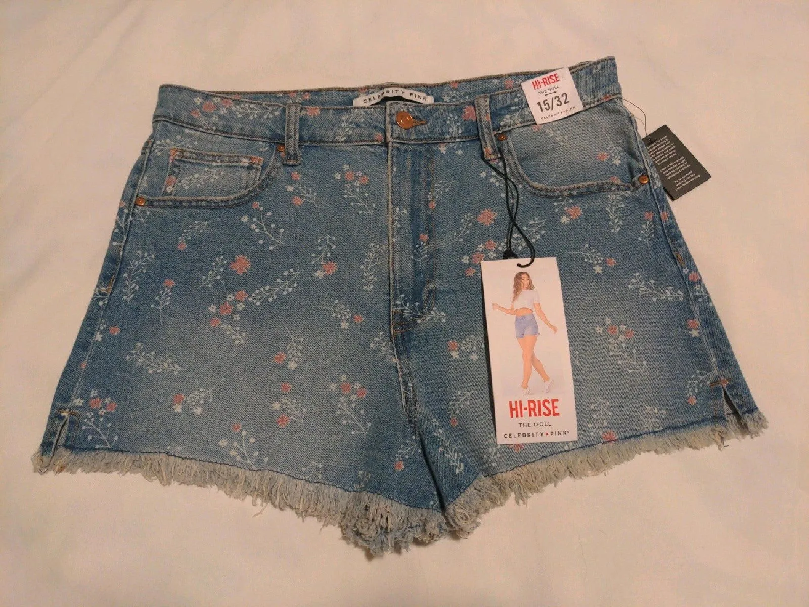 Product image for 15/32 Celebrity Pink Womens Shorts High-rise the doll floral cut off   New
