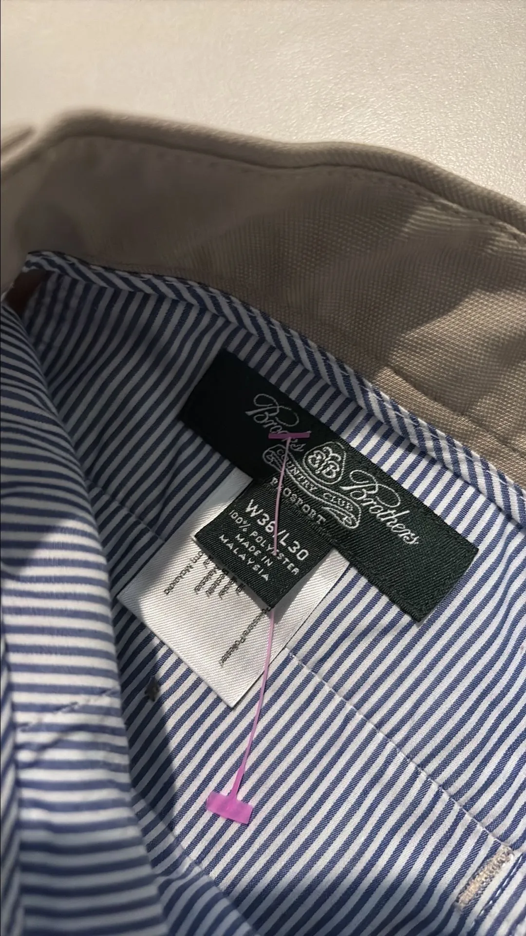 Listing Image Blurred Background