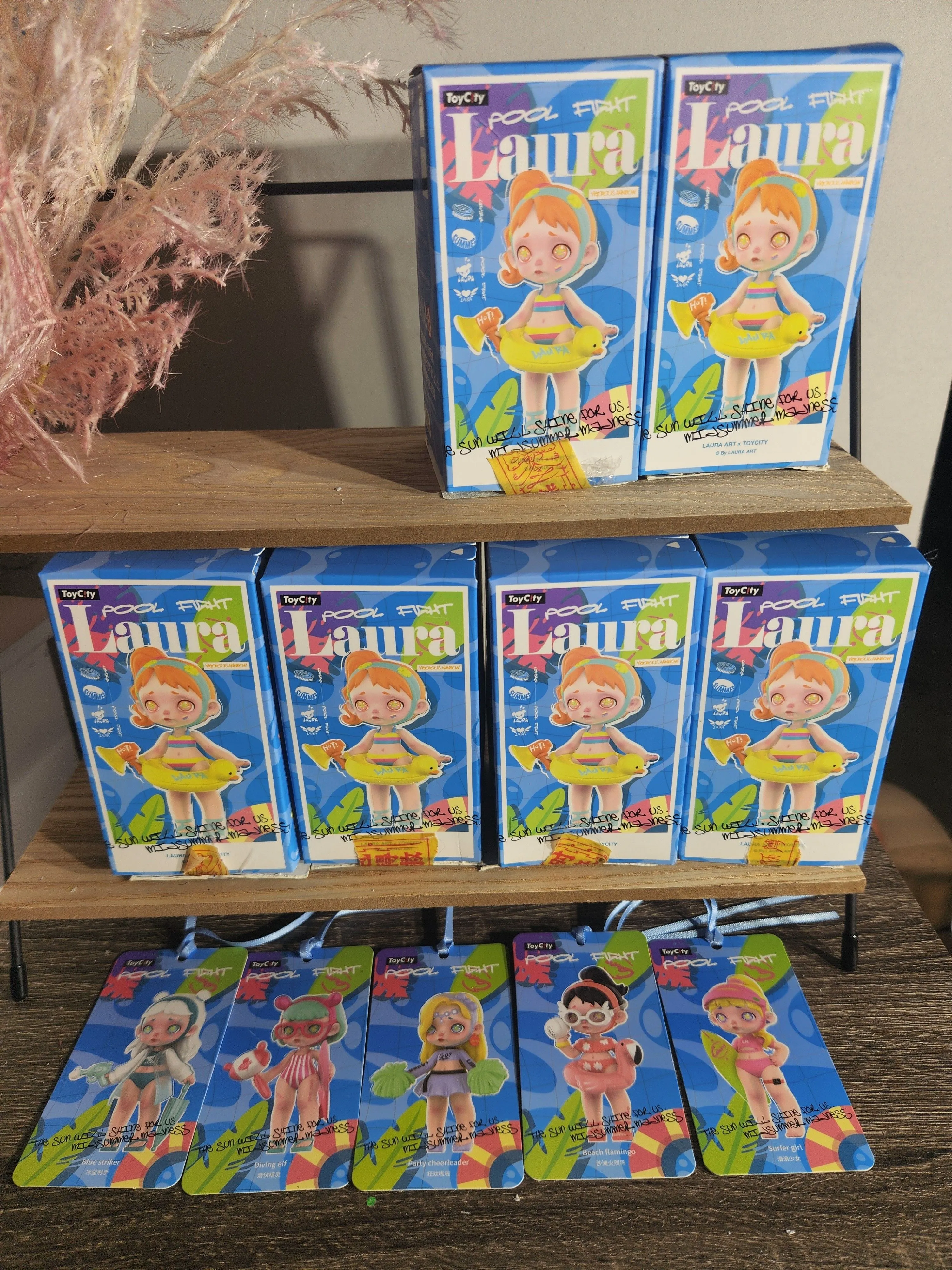 Product image for Laura Pool blind box