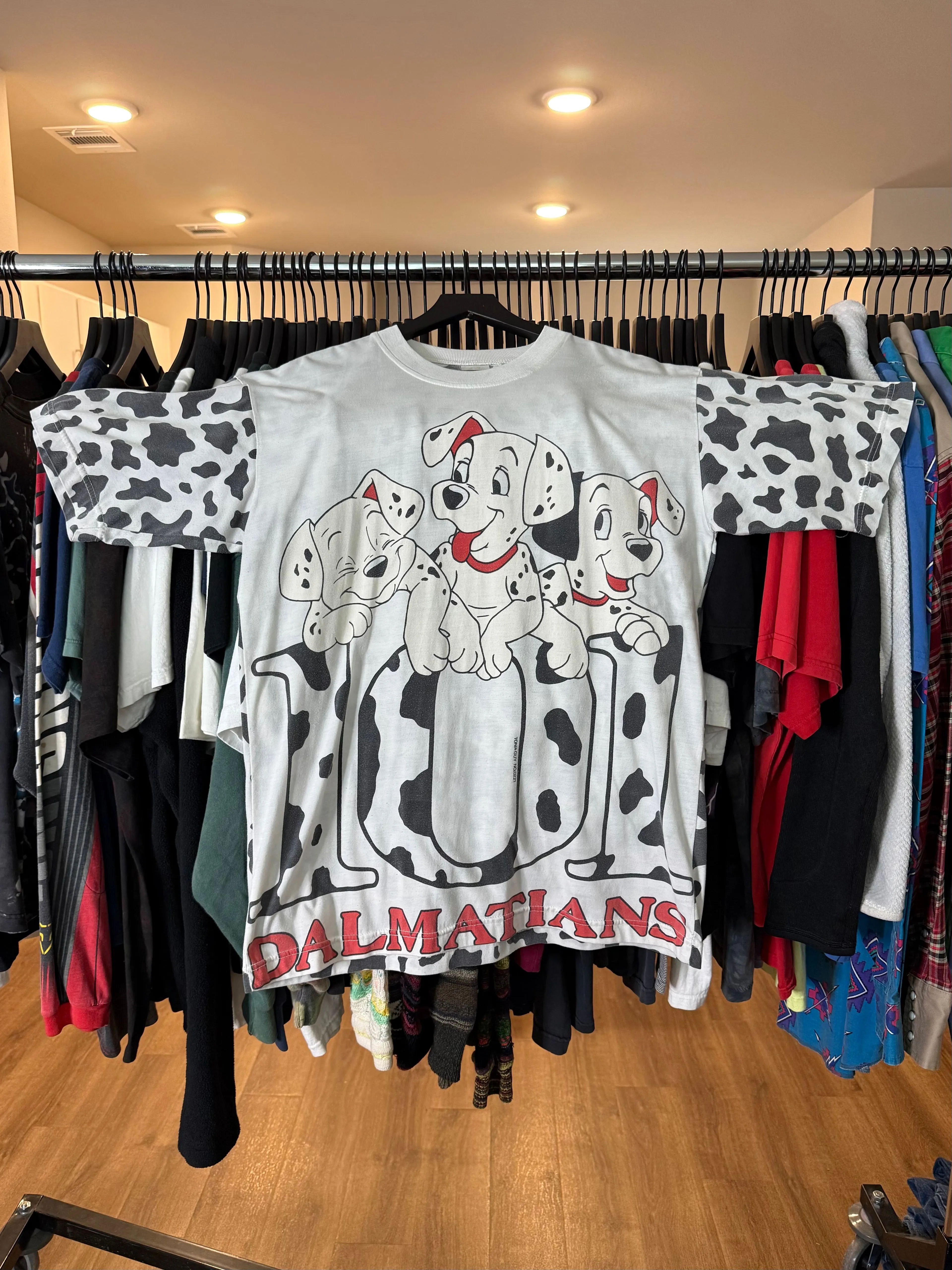 Product image for 101 Dalmatians Shirt - XL