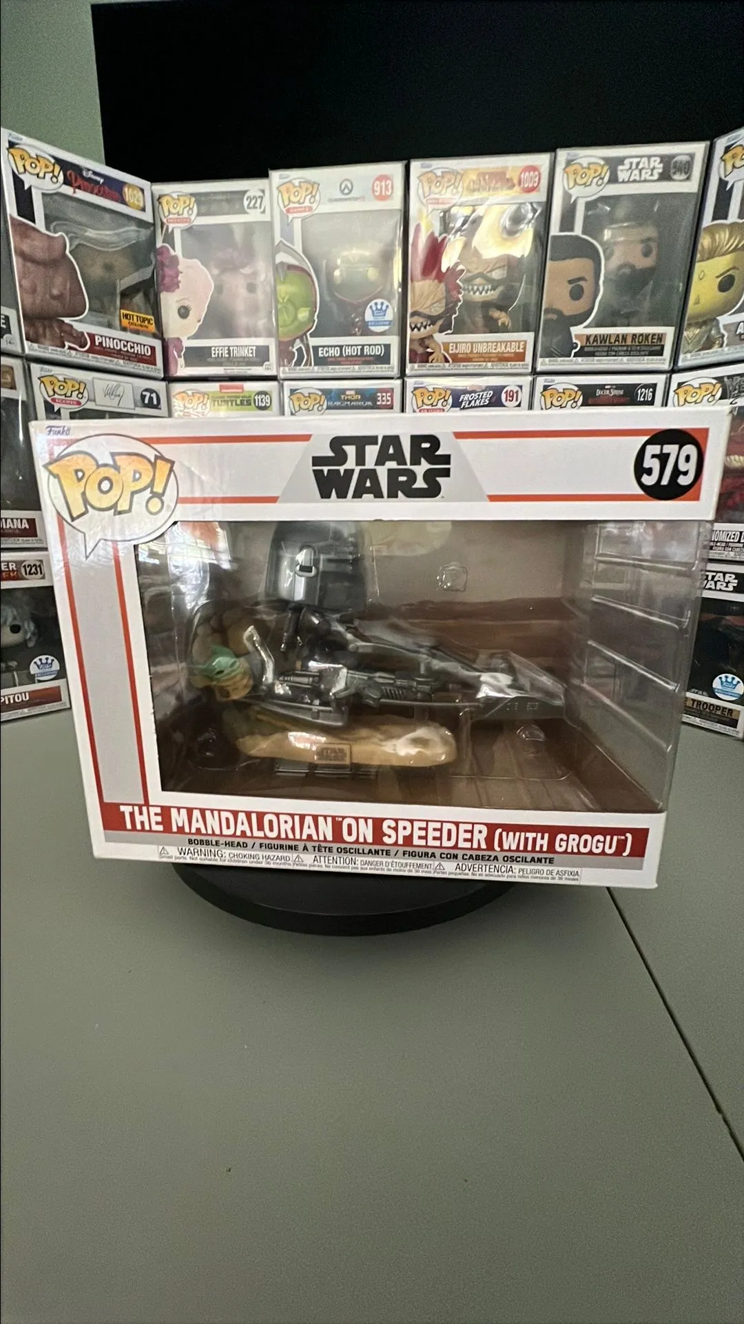 Product image for The Mandalorian on Speeder W/Grogu 579