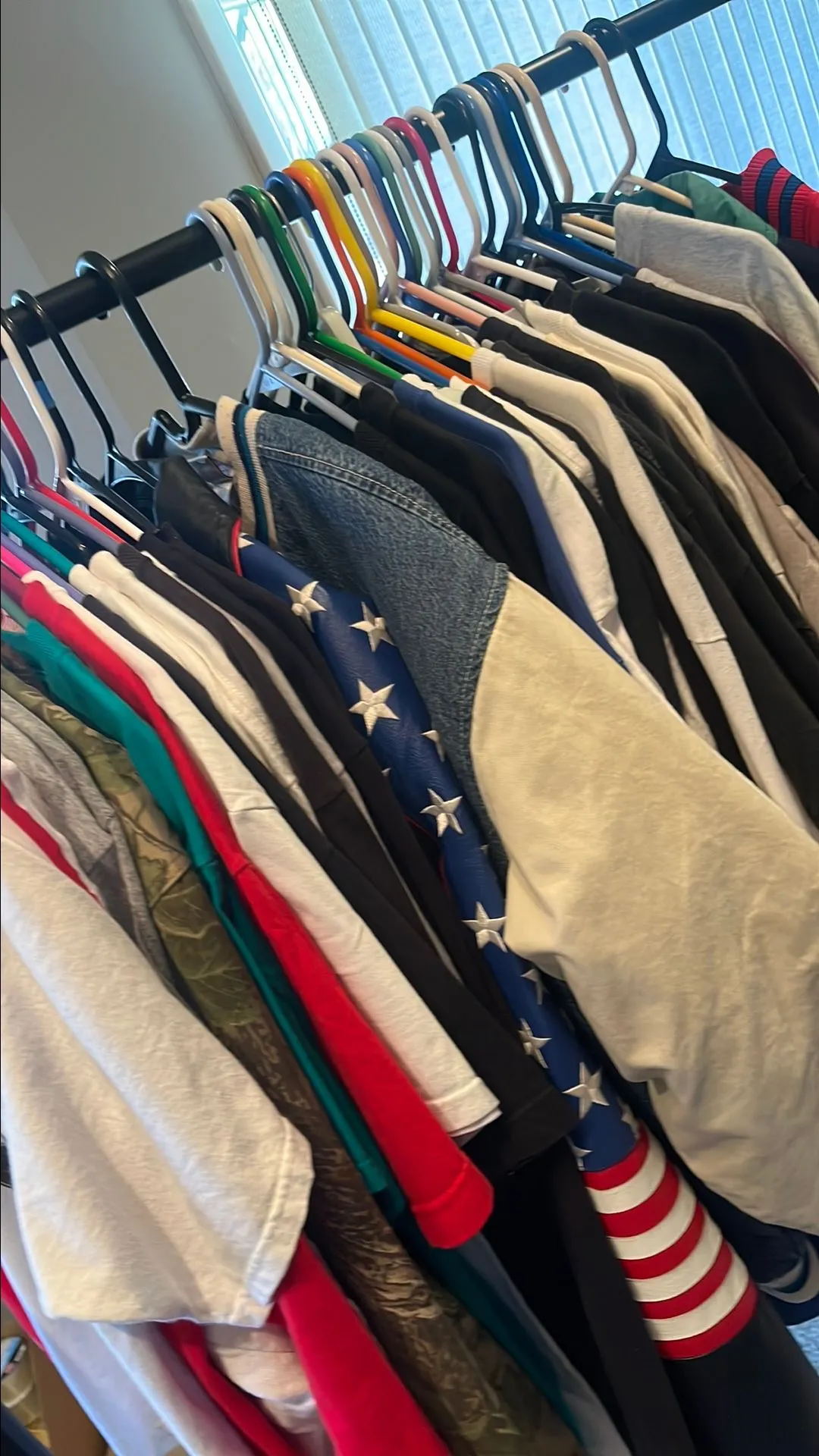 Listing Image Blurred Background