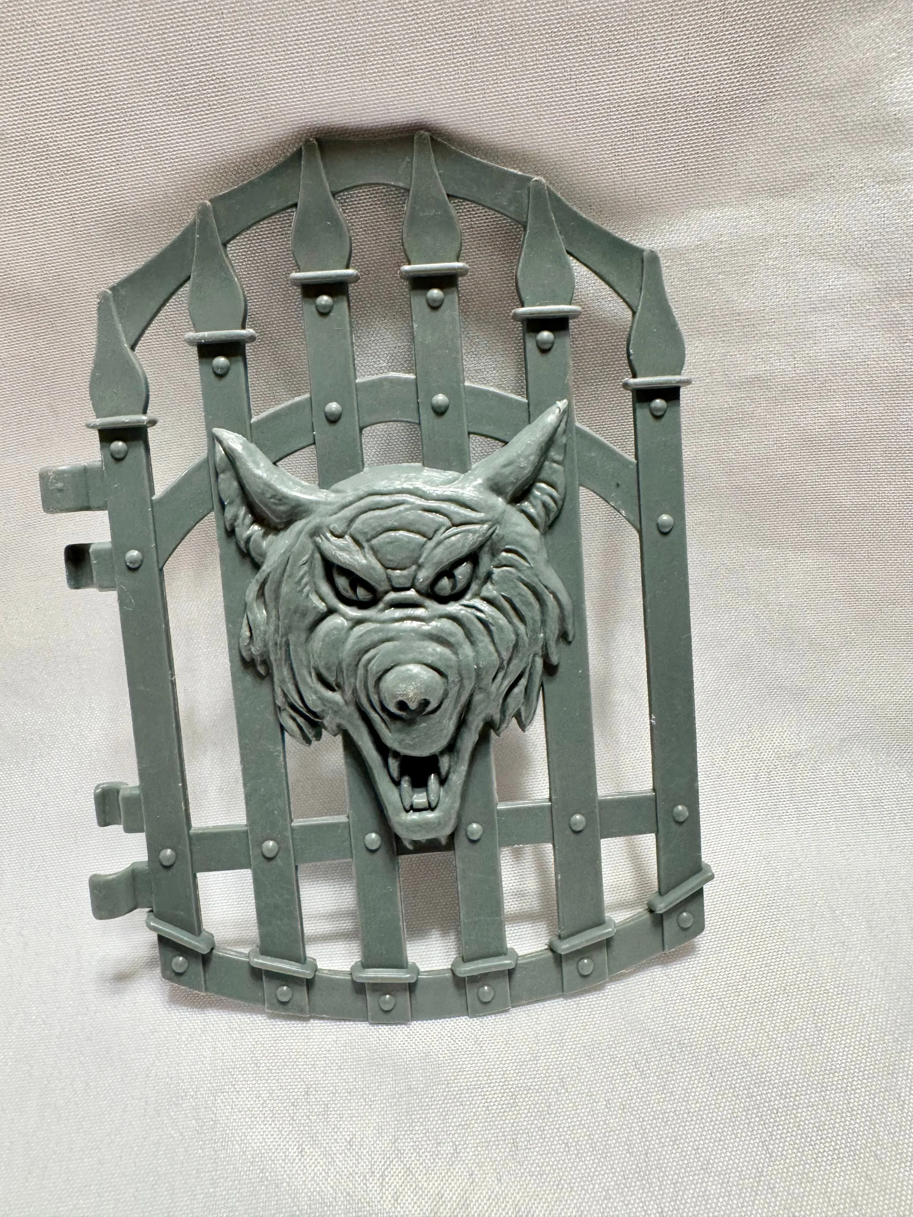 Product image for Vintage MOTU Snake Mountain Wolf Gate Door Part Original 1983 He-Man