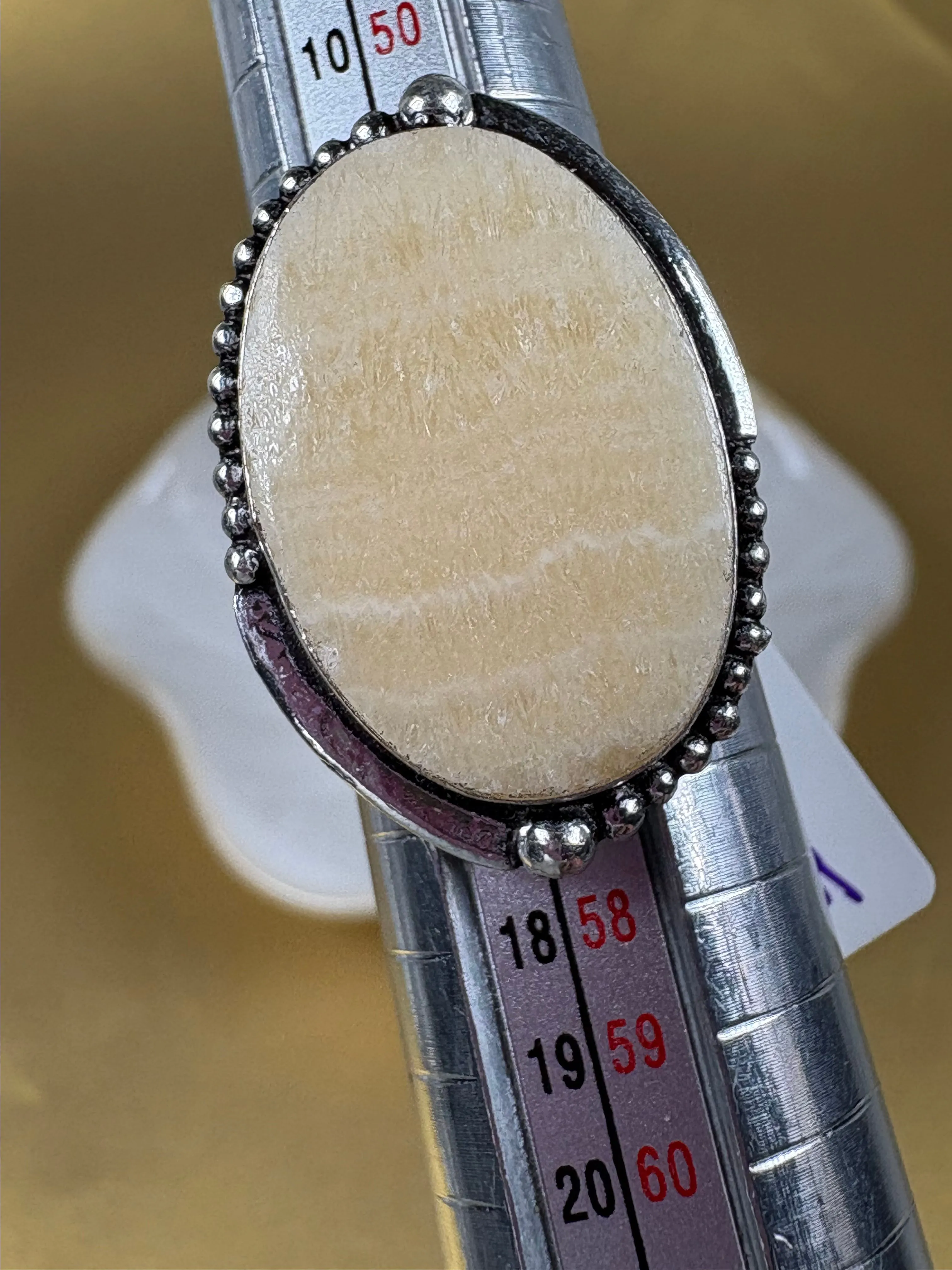 Listing Image Blurred Background