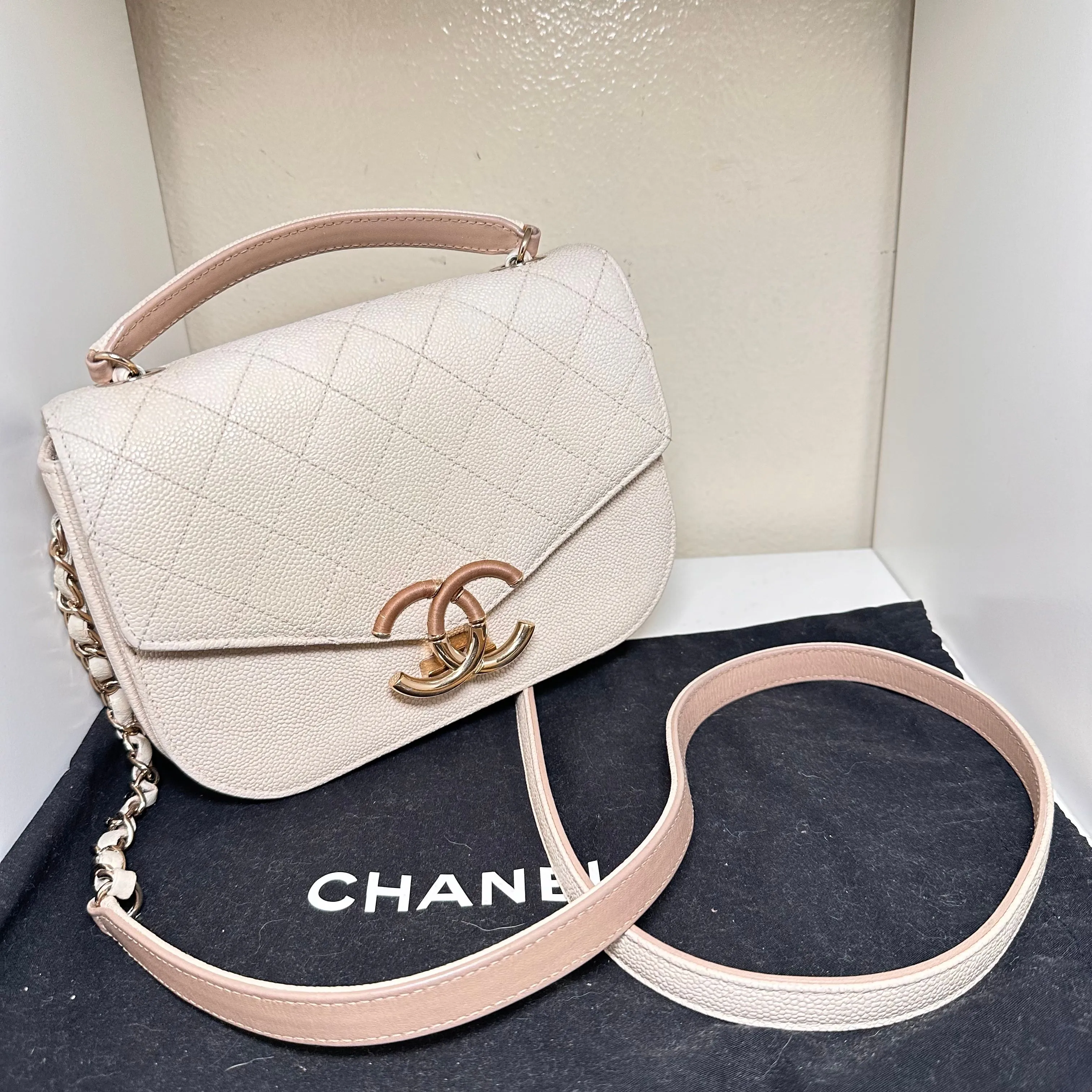 Product image for Chanel CC Filigree Matelass Cream Caviar Skin Shoulder Bag Gold Hardware
