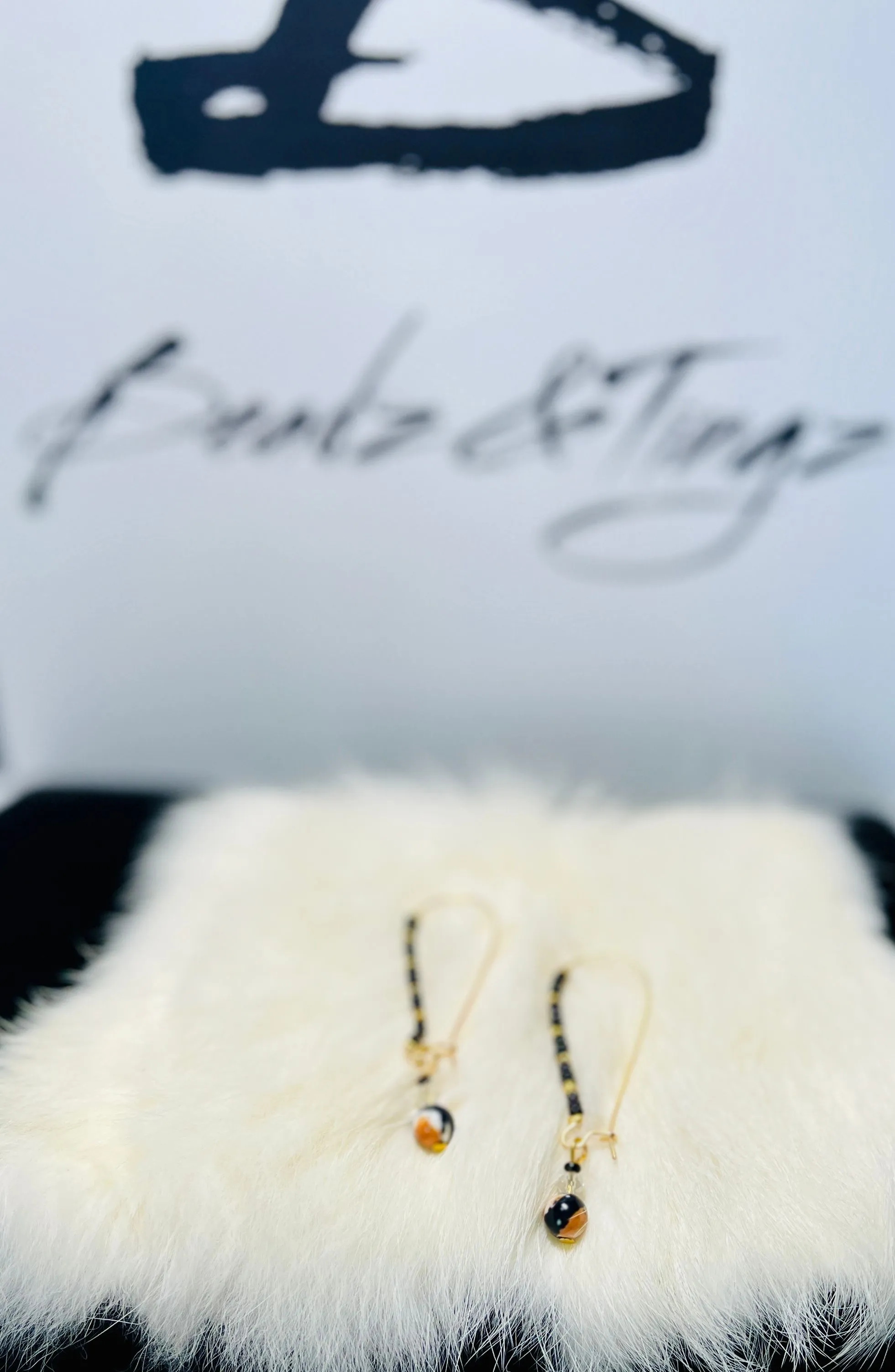 Listing Image Blurred Background