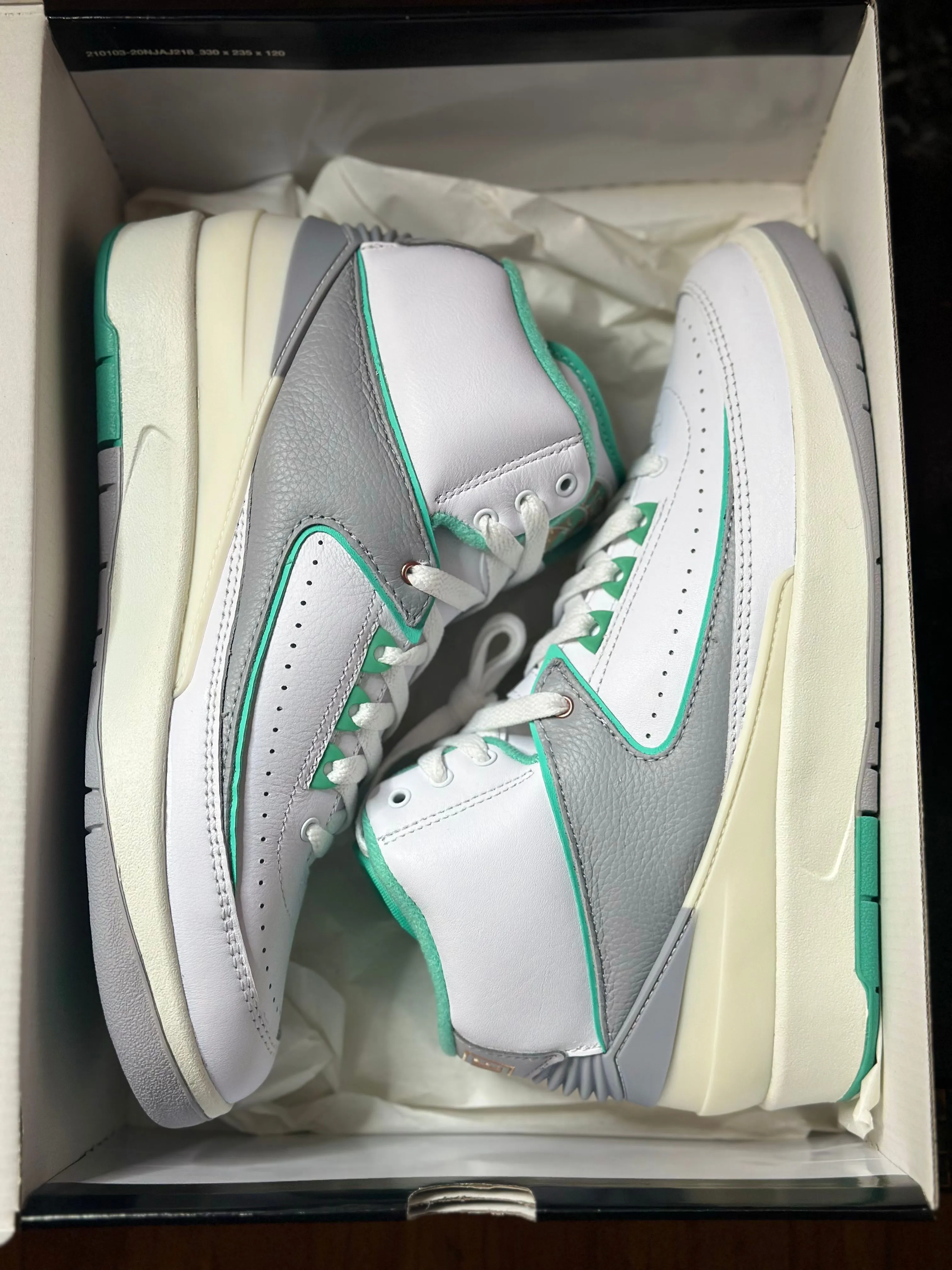 Product image for Mens 7 / Womens 8.5 JORDAN 2 WHITE CRYSTAL MINT