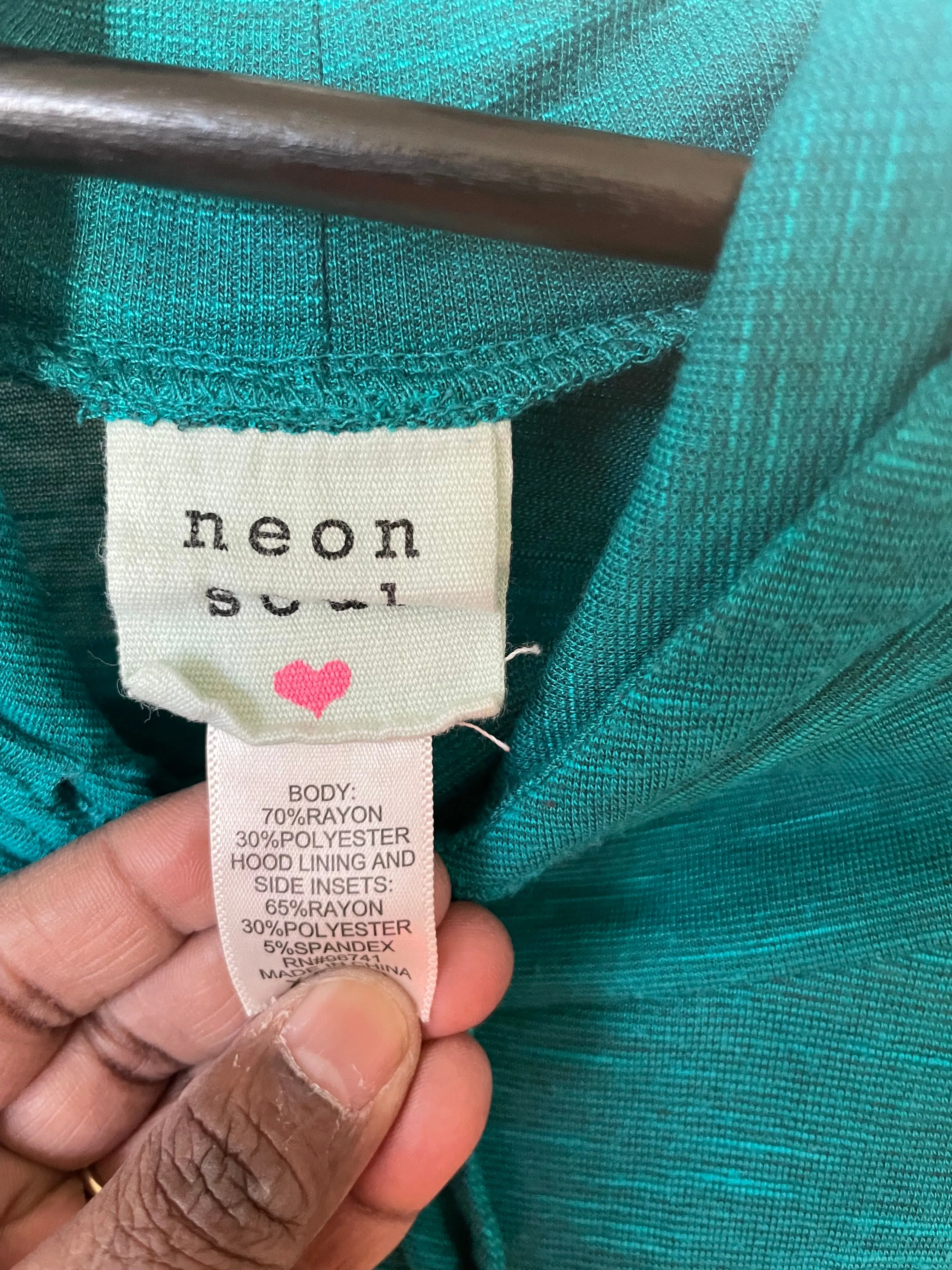 Listing Image Blurred Background