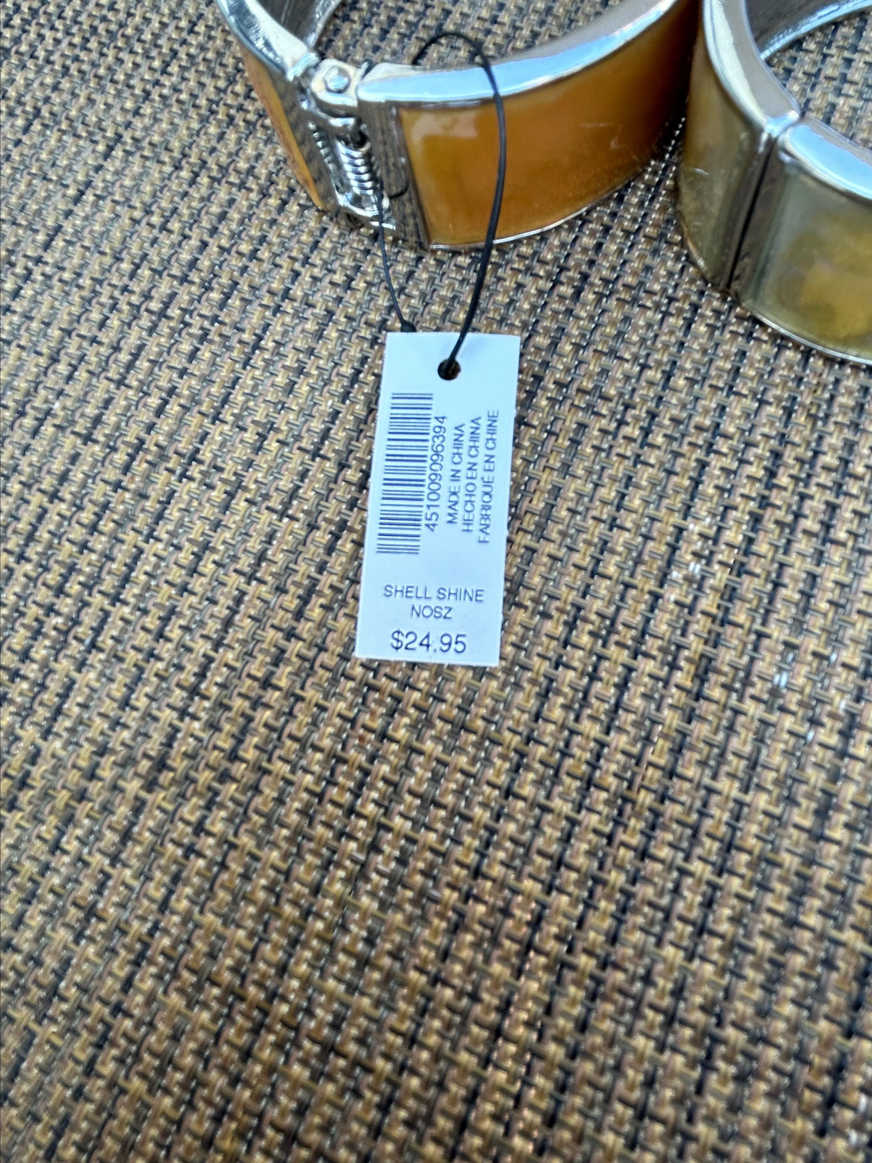 Listing Image Blurred Background