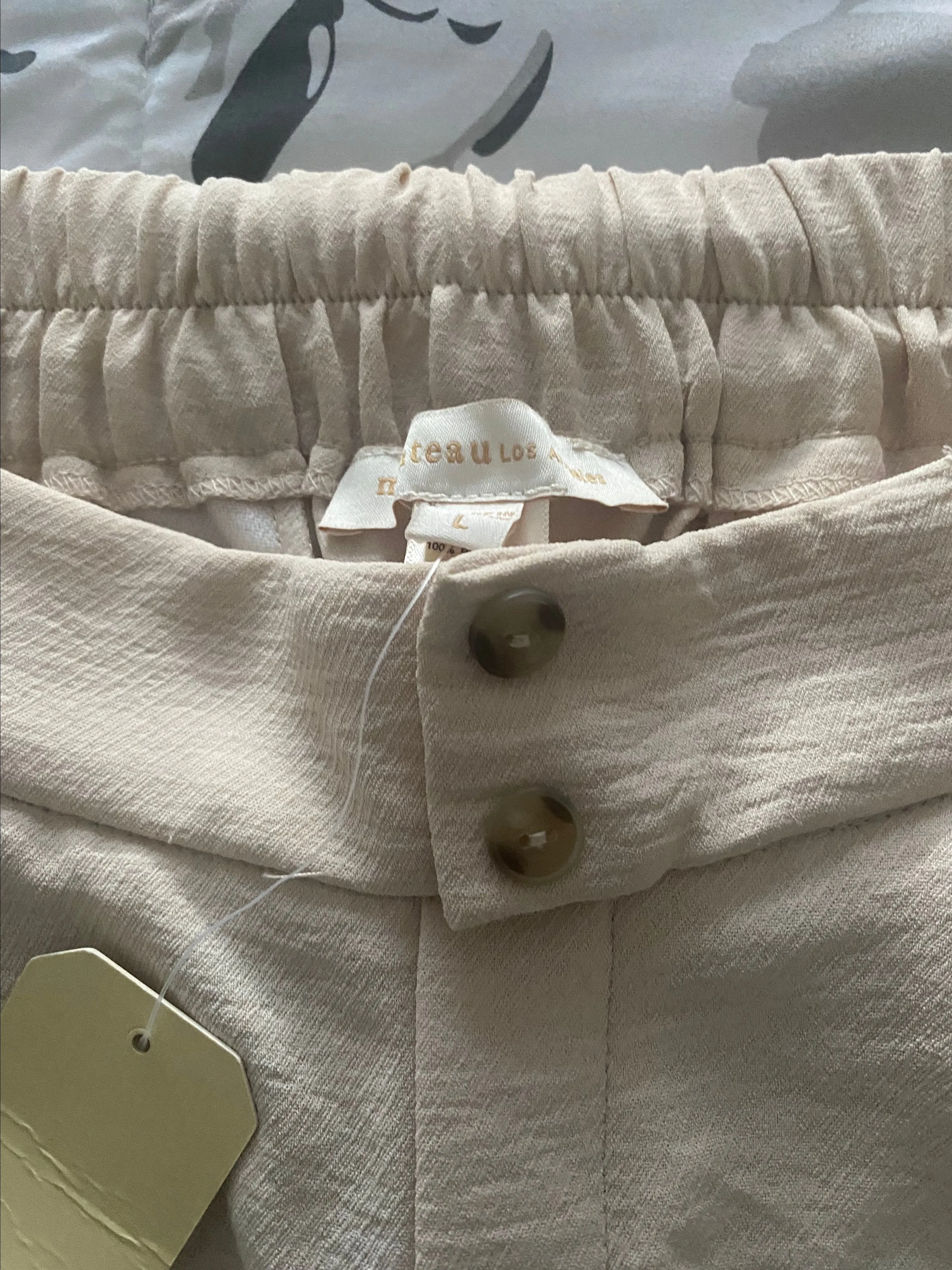 Listing Image Blurred Background