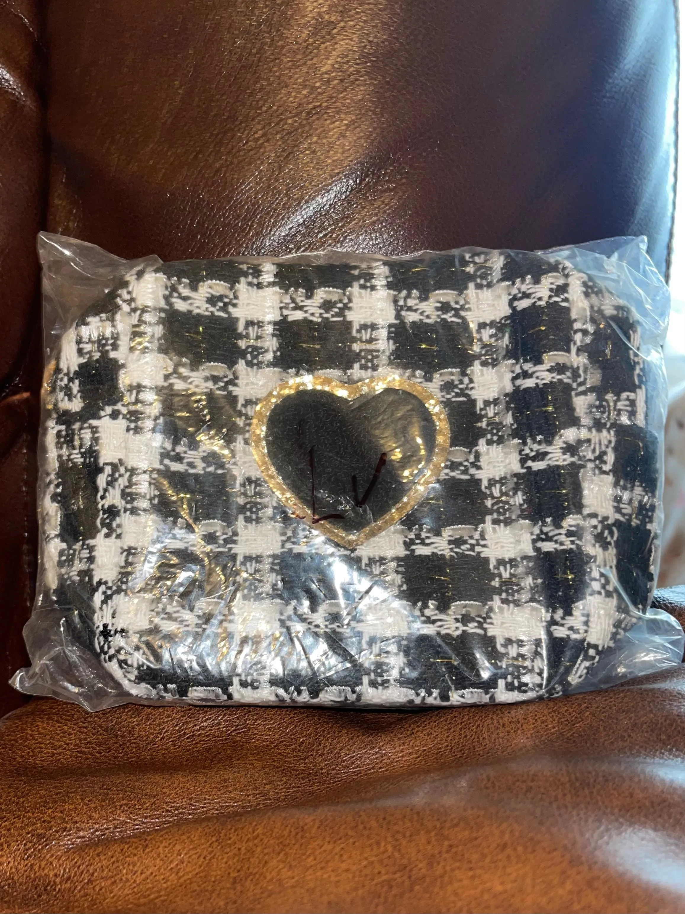 Product image for Nwt Kenz Kustomz Makeup bag