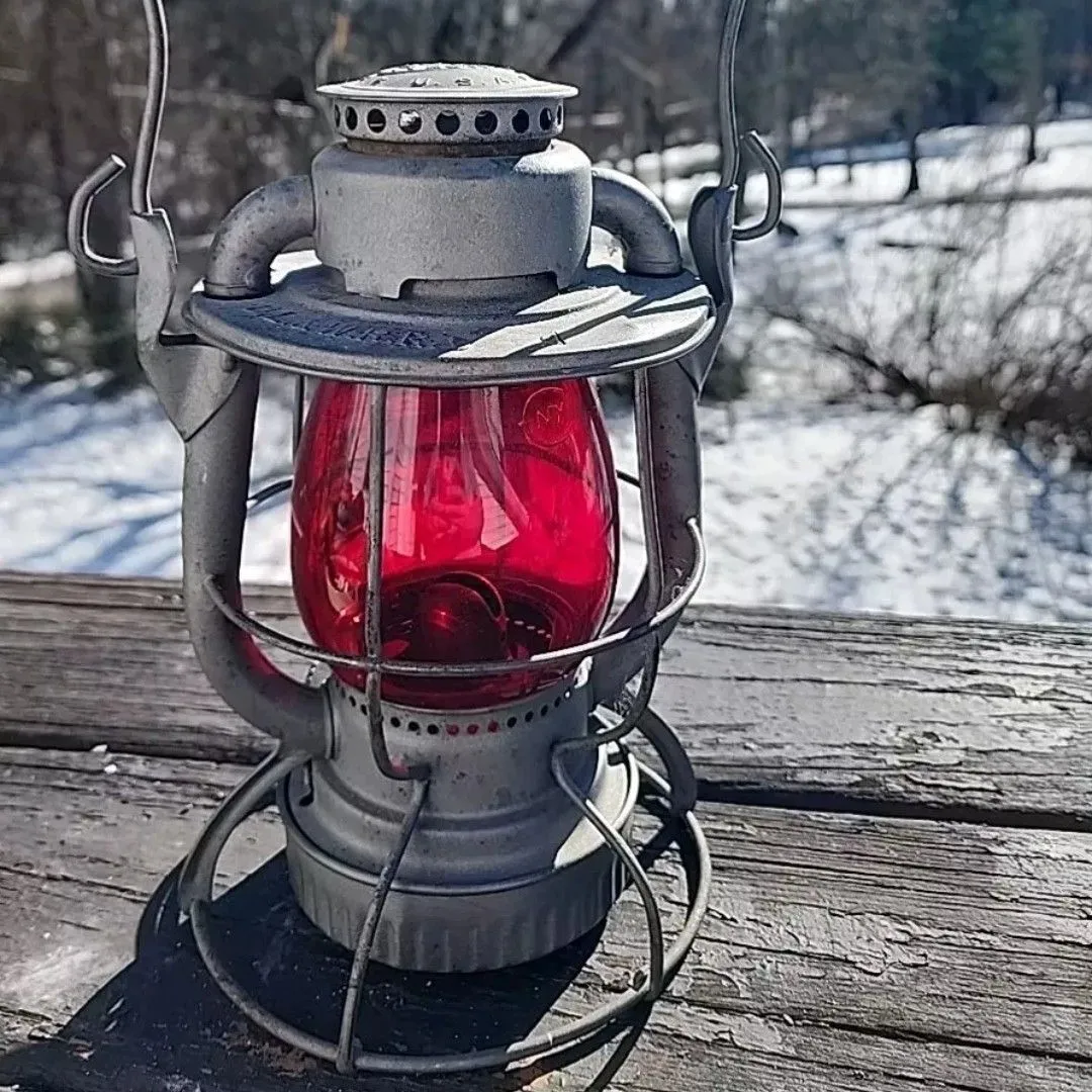 Product image for ANTIQUE Deitz Vesta New York RED GLOBE RAILROAD LANTERN D.L & W.R.R. 