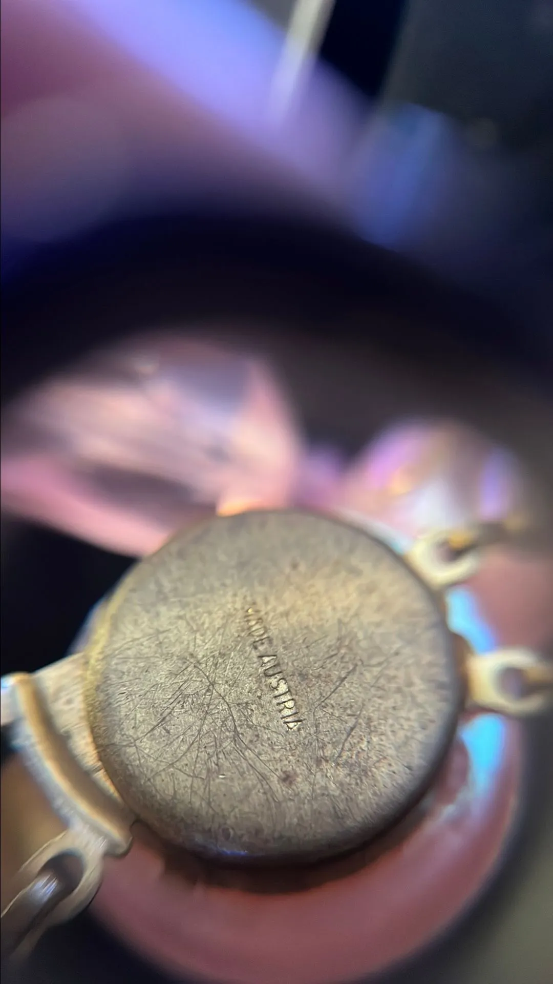 Listing Image Blurred Background