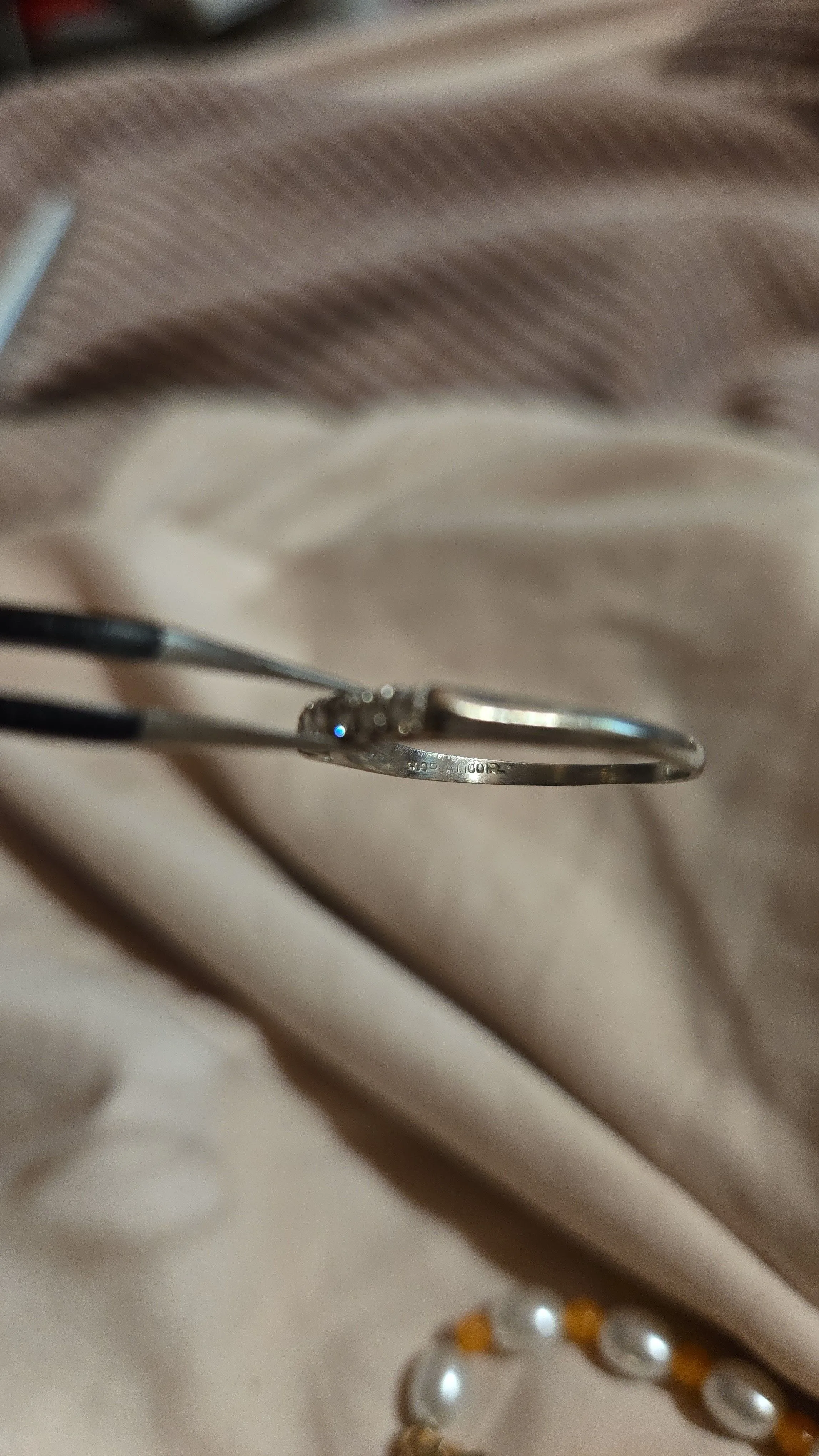 Listing Image Blurred Background