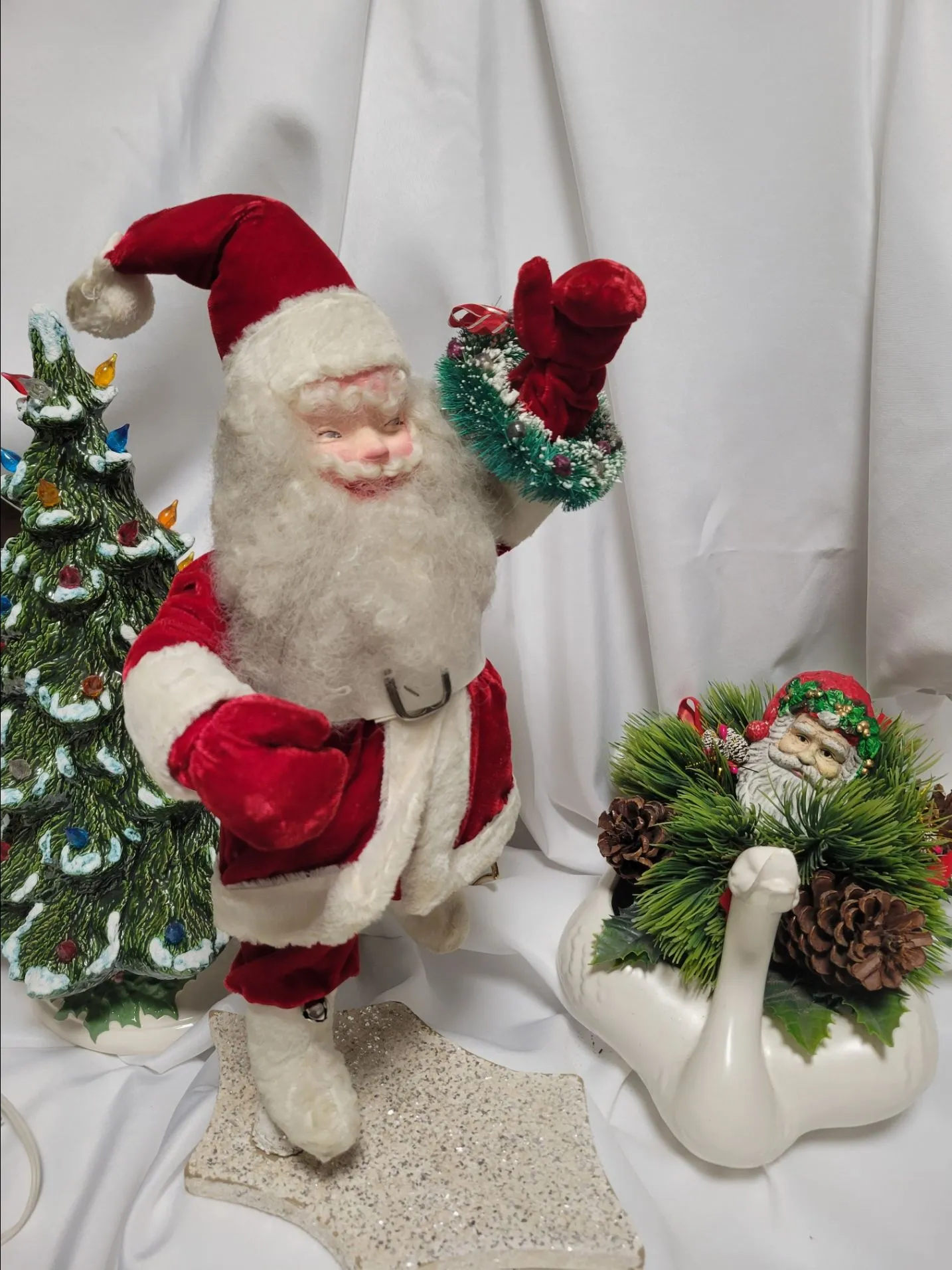 Product image for Rare Vintage 1940's Harold Gale with wreath 