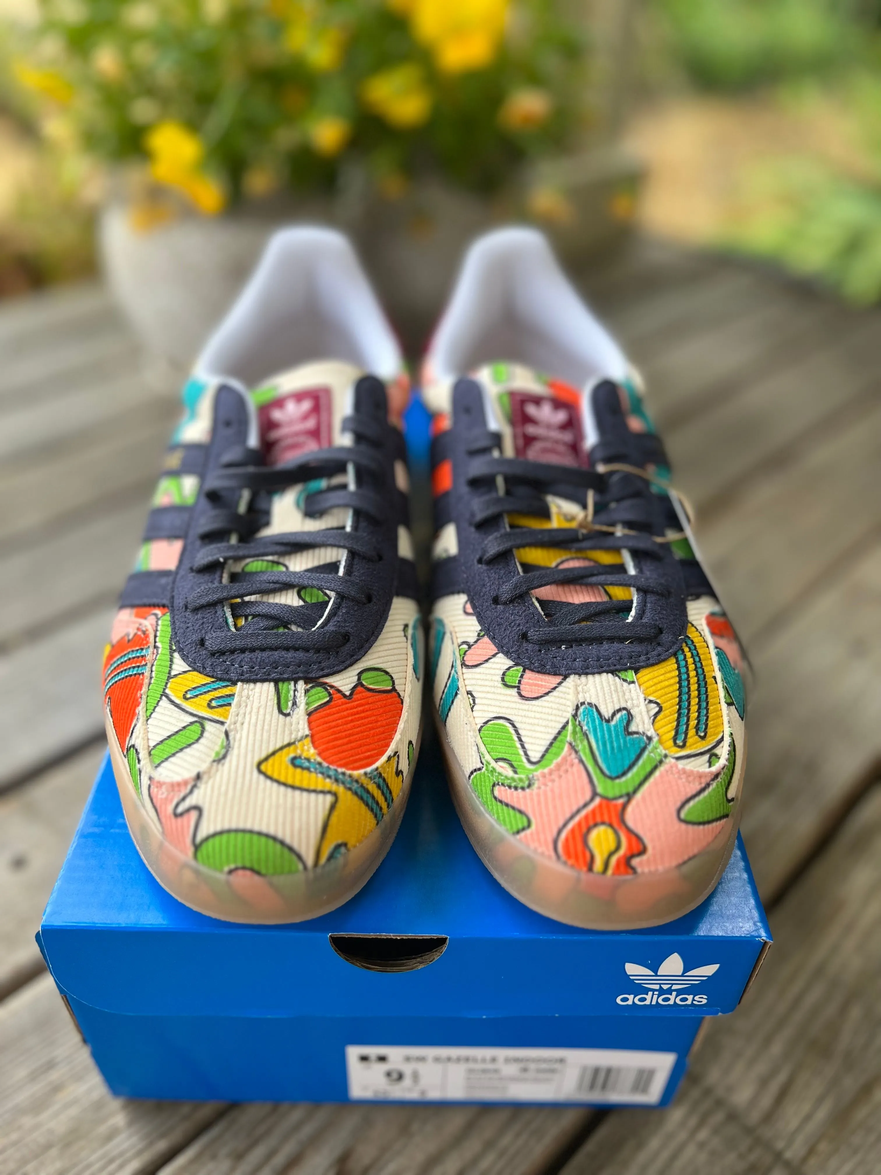 Listing Image Blurred Background