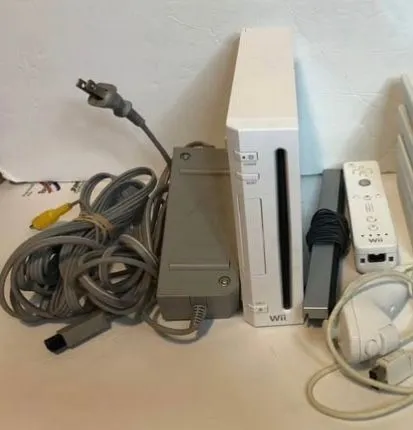 Product image for Wii Console Bundle - White RVL-001