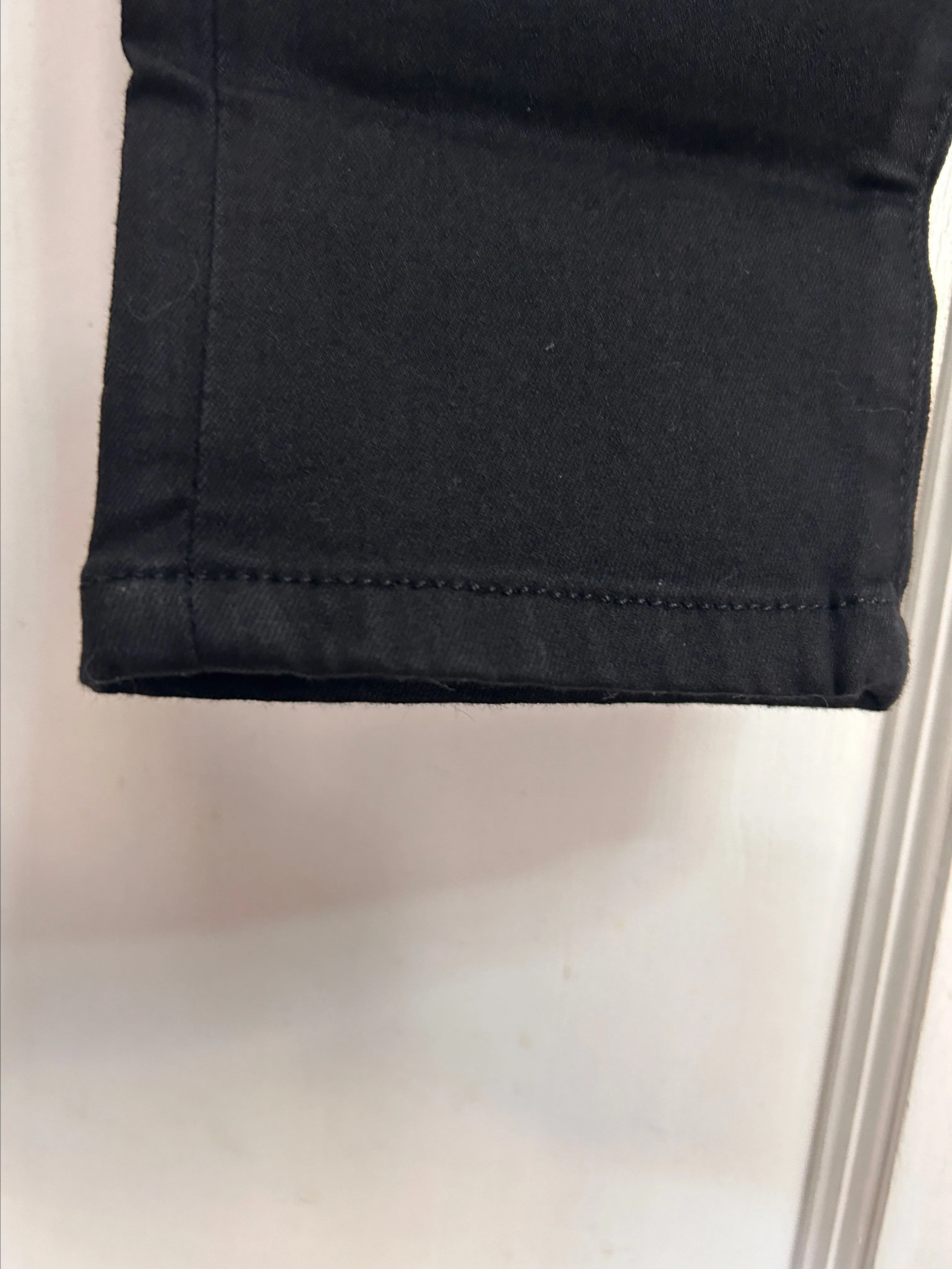 Listing Image Blurred Background
