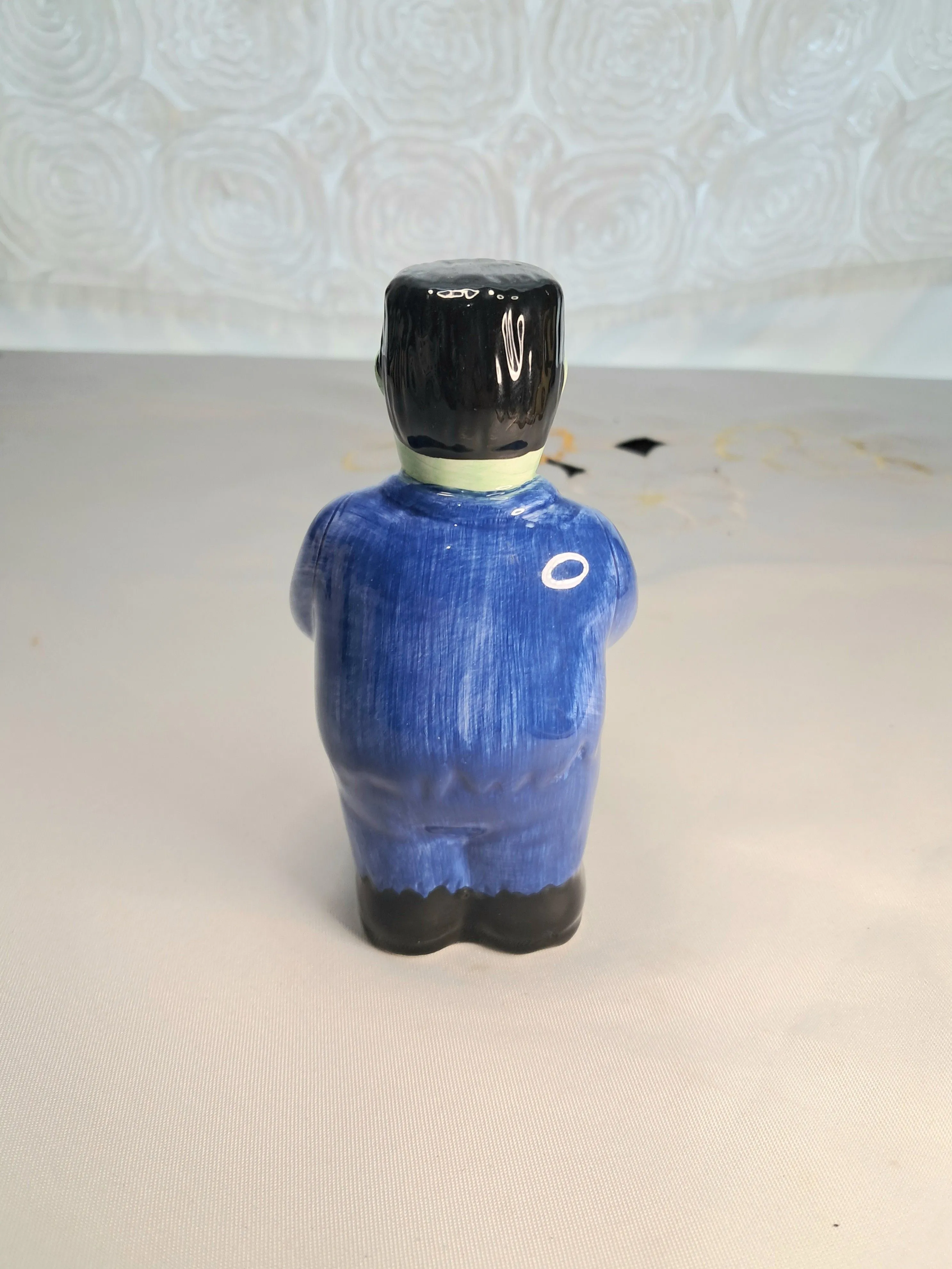 Listing Image Blurred Background