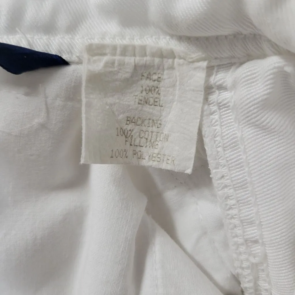 Listing Image Blurred Background
