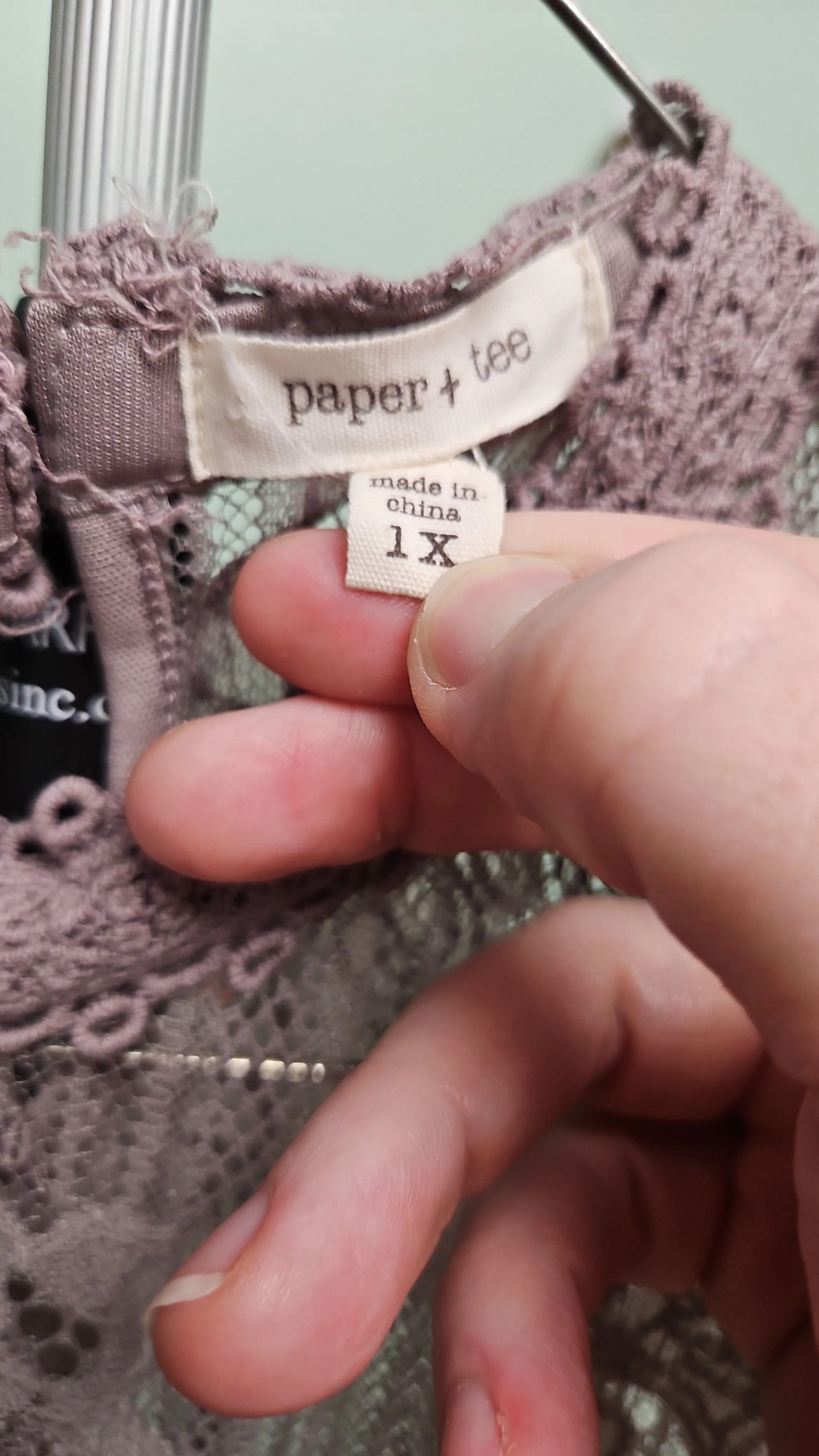 Listing Image Blurred Background