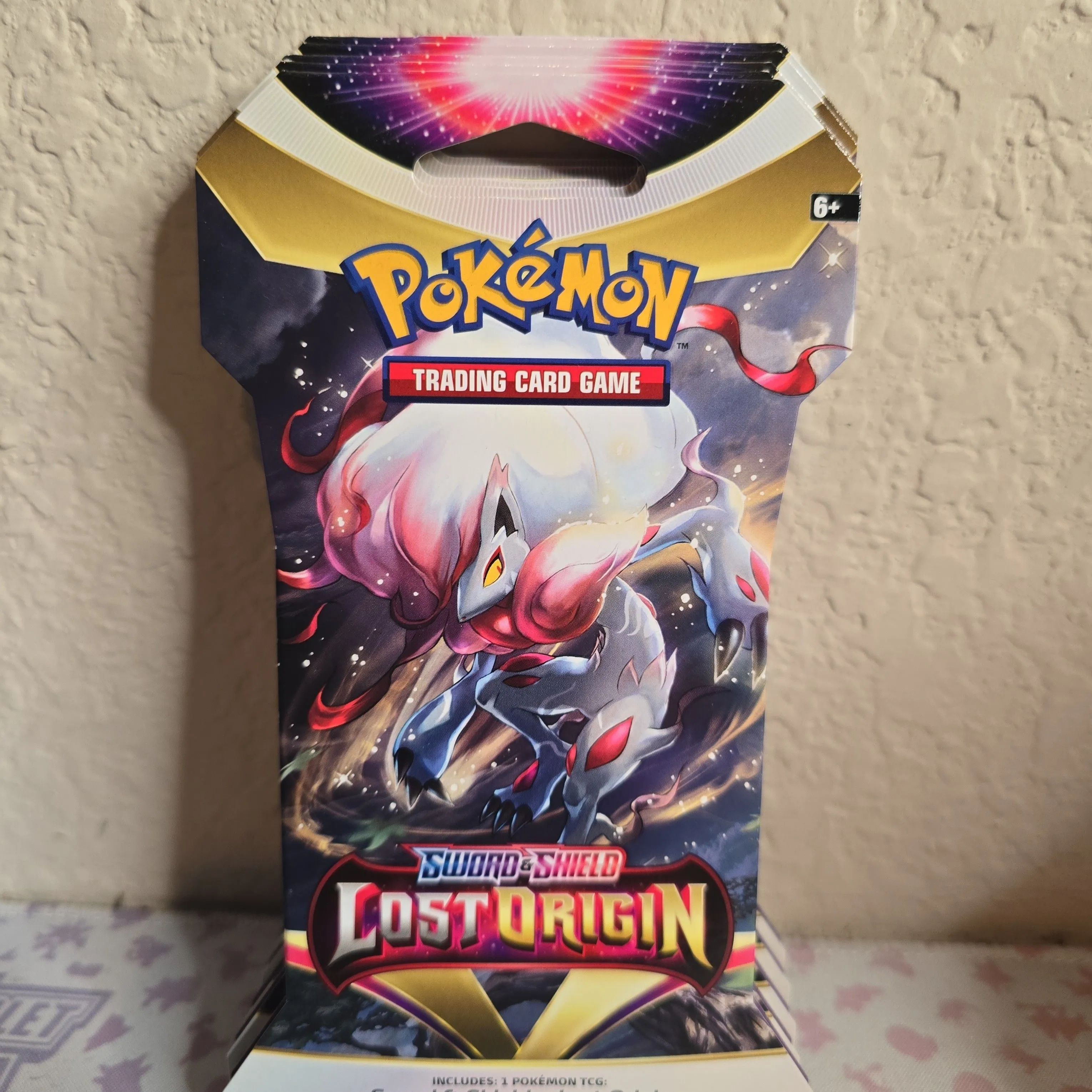 Product image for Pokemon Lost Origin Sleeved Booster 