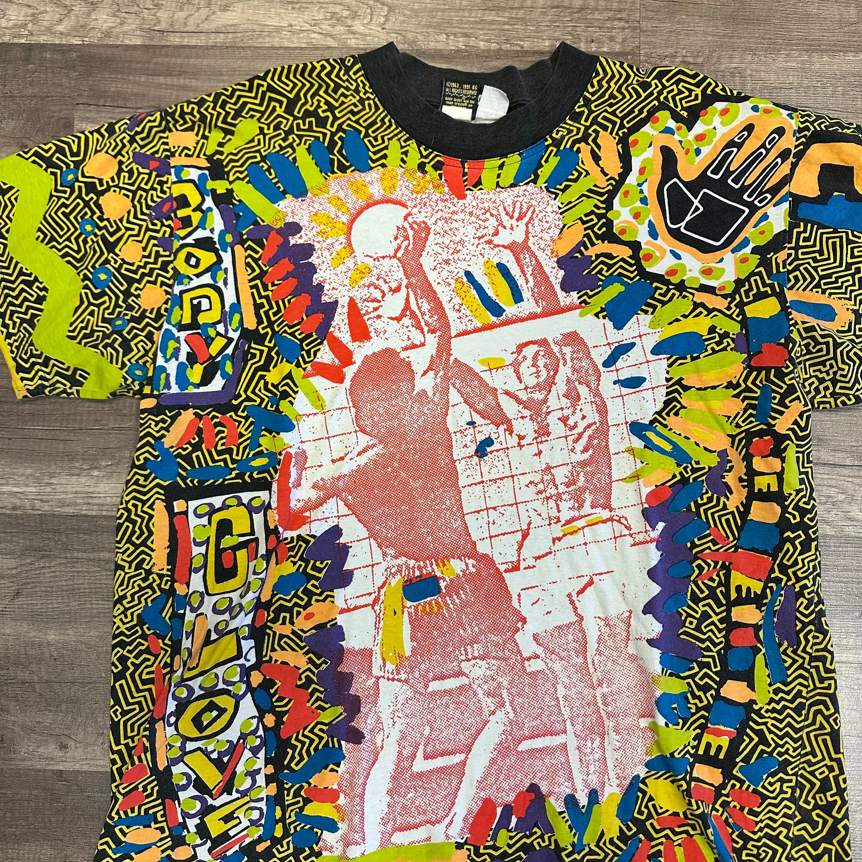 Product image for 1991 VTG Body Glove AOP Volleyball Tee SZ M