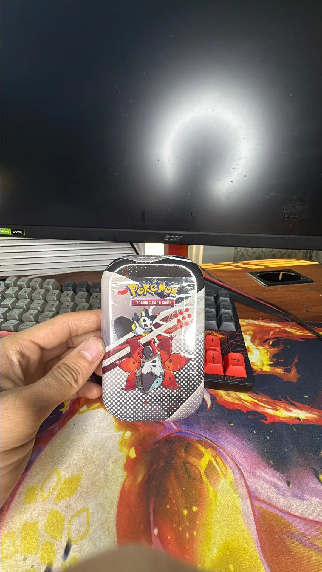 Product image for Pokémon black bolt mini tin