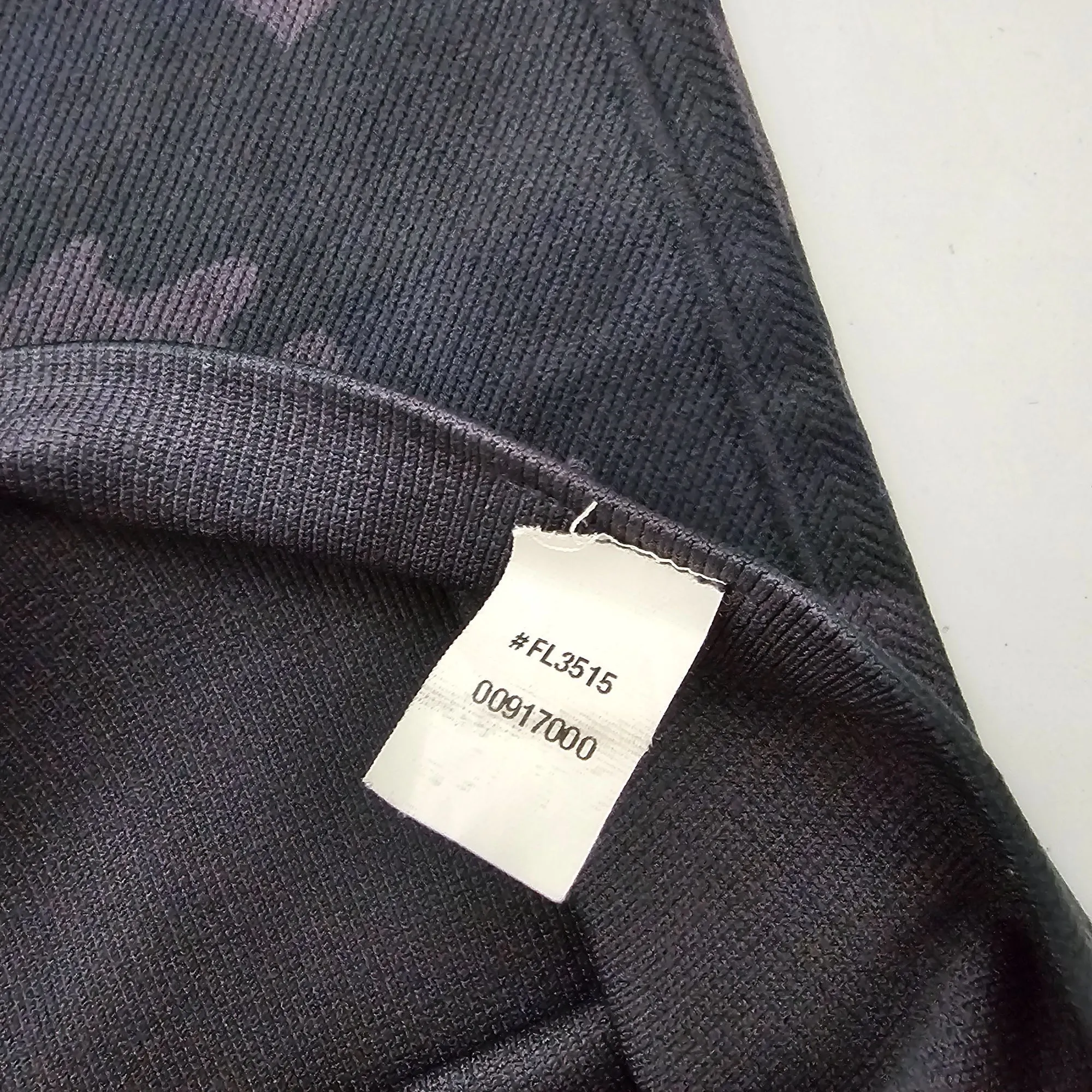 Listing Image Blurred Background