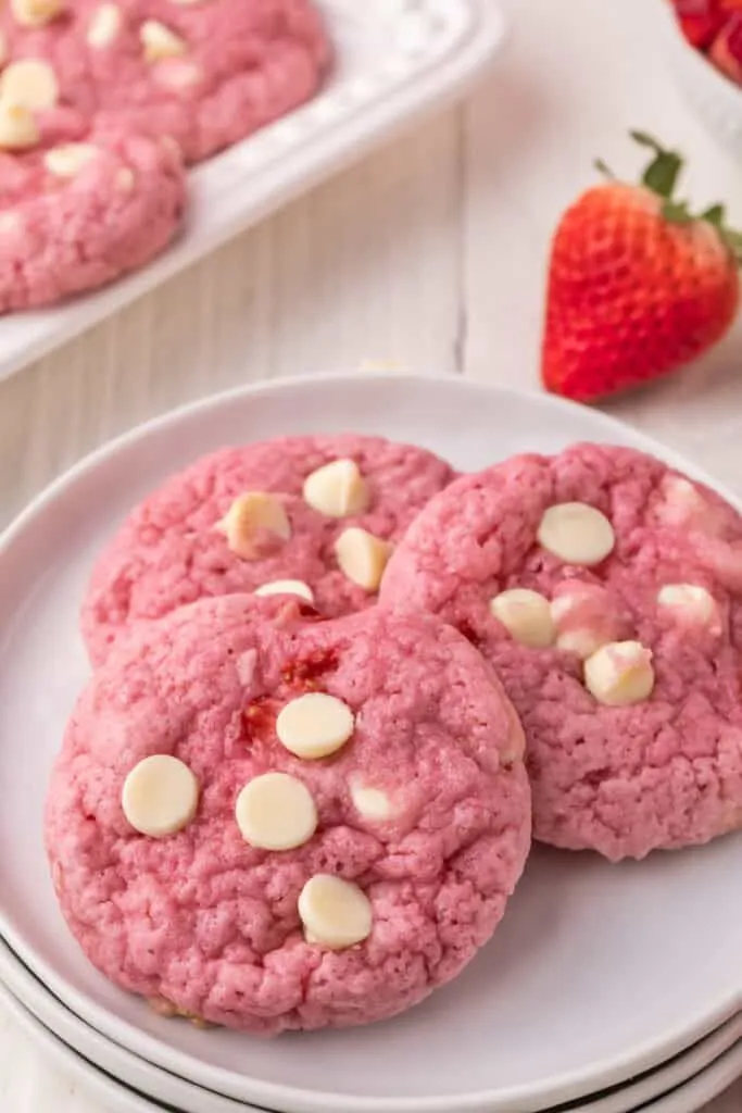 Product image for strawberry white chocolate cookies. 6 count. 