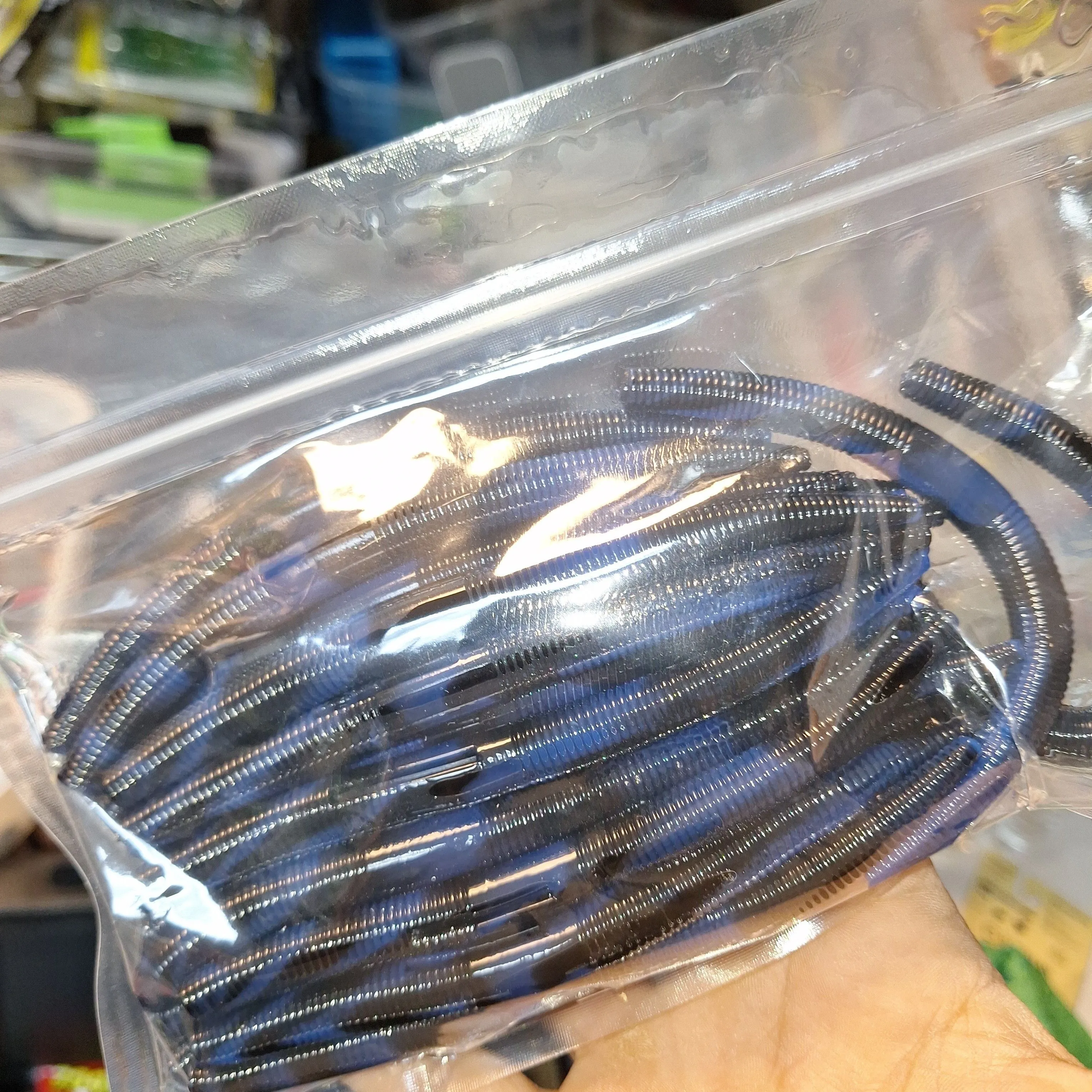 Product image for (25) YUM DINGER 5 INCH BLACK/BLUE SWIRL