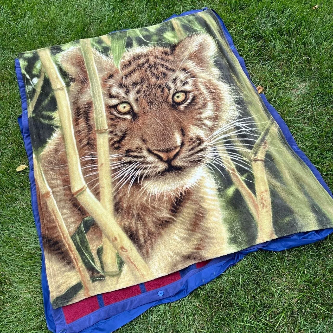 Product image for Uncle Jerry T’s Lightweight tiger bamboo fleece blanket  100% polyester