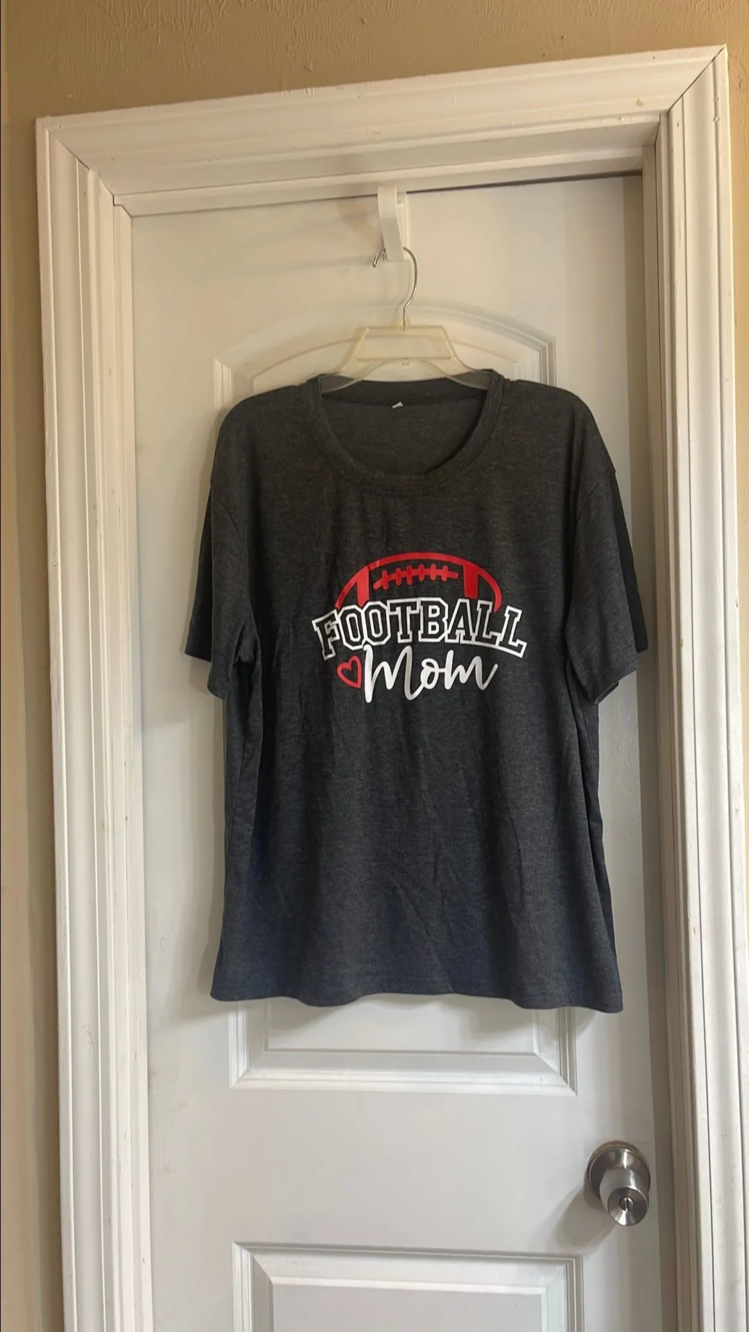 Product image for Football mom, graphic T-shirt, size 2XL