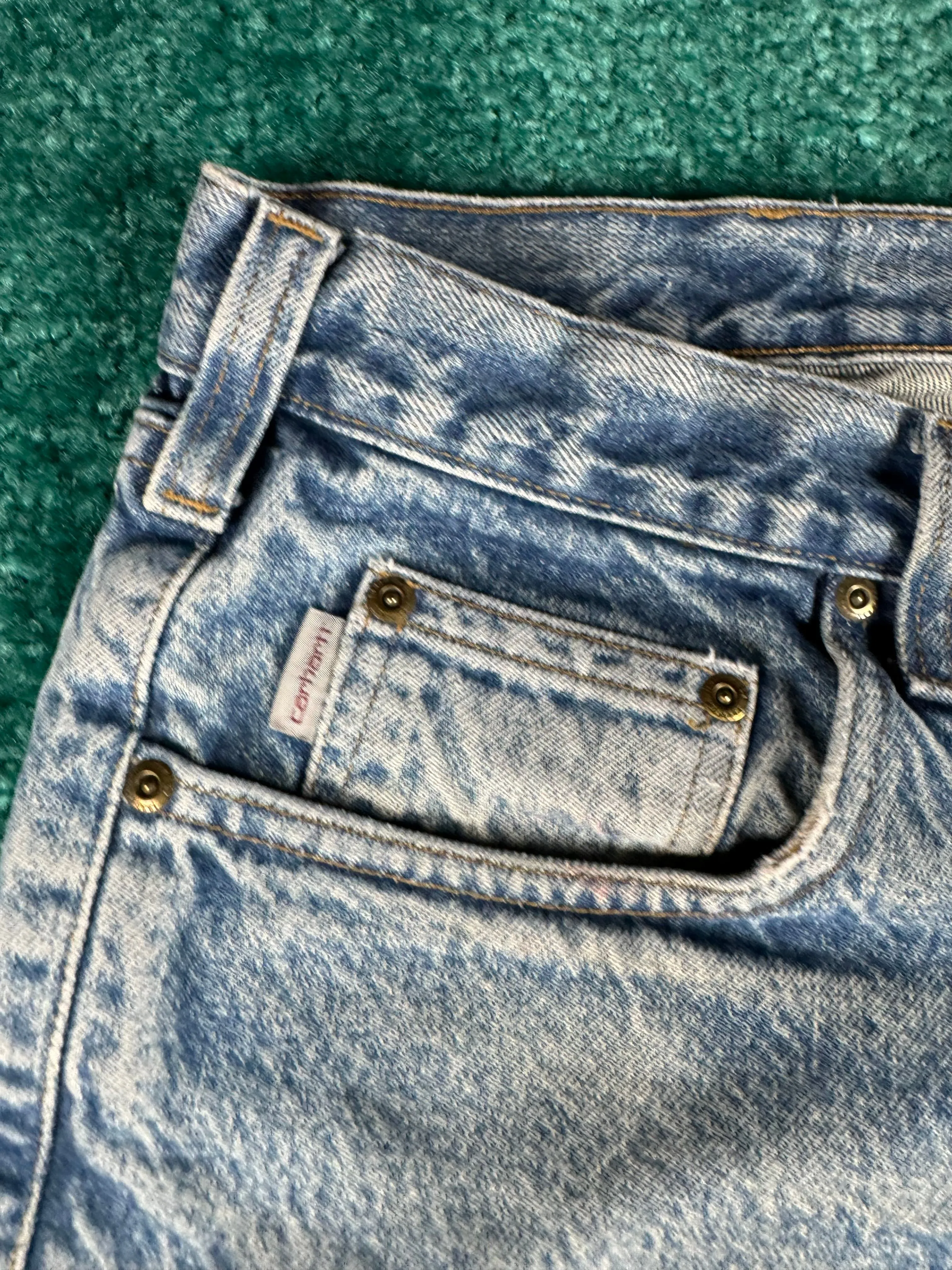 Listing Image Blurred Background