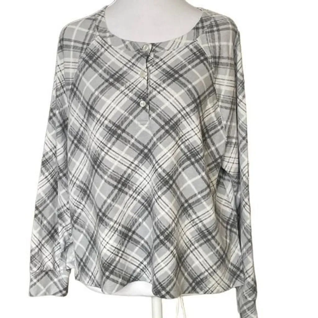 Product image for Women's Victoria's Secret Gray Plaid Long Sleeve Top Size M