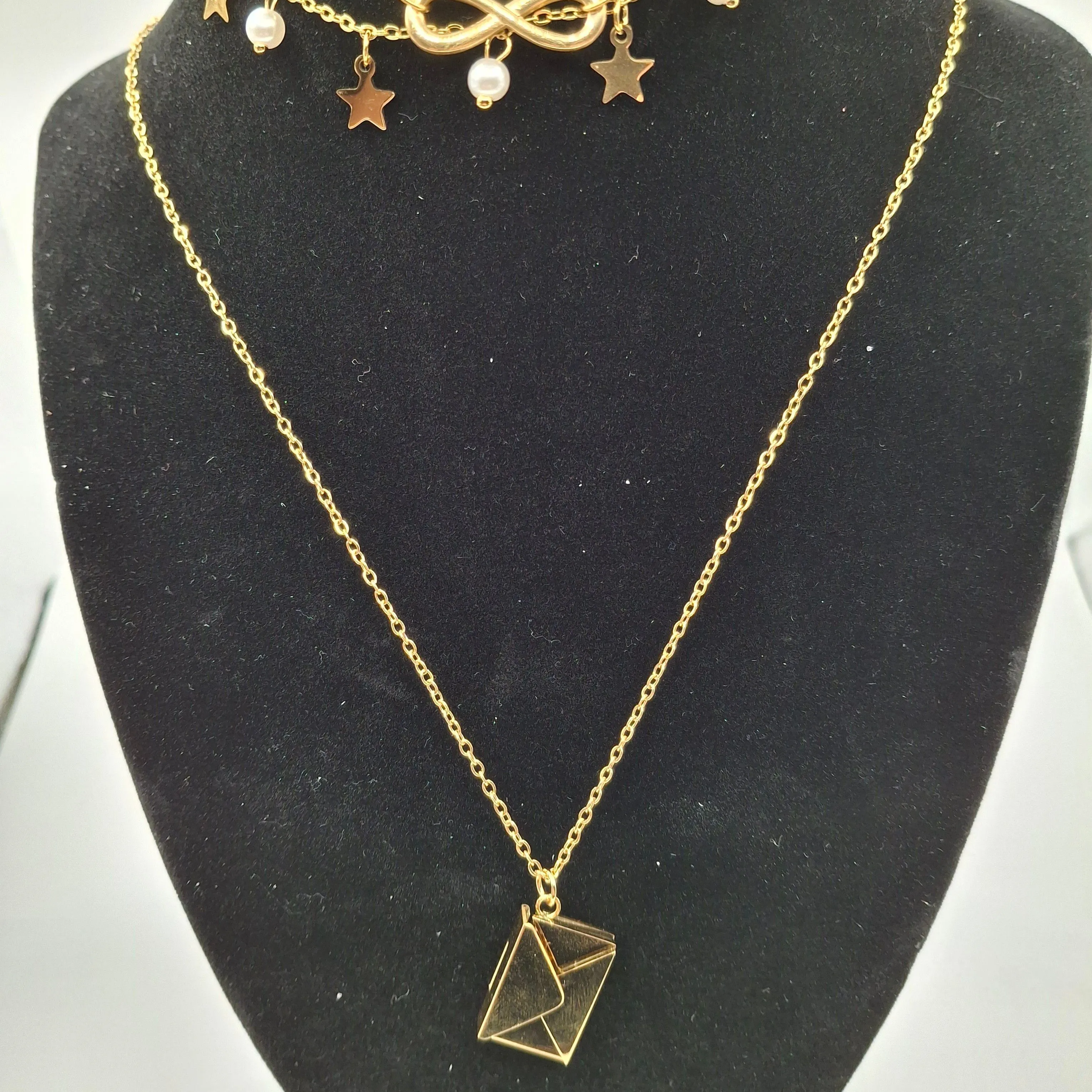 Product image for Necklace & Bracelet 